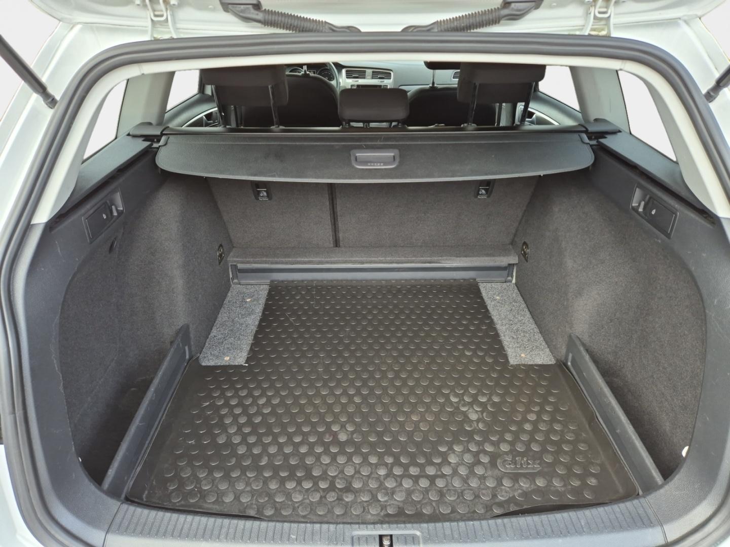 VOLKSWAGEN Golf 2016