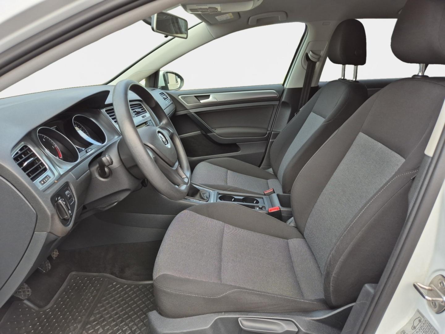 VOLKSWAGEN Golf 2016