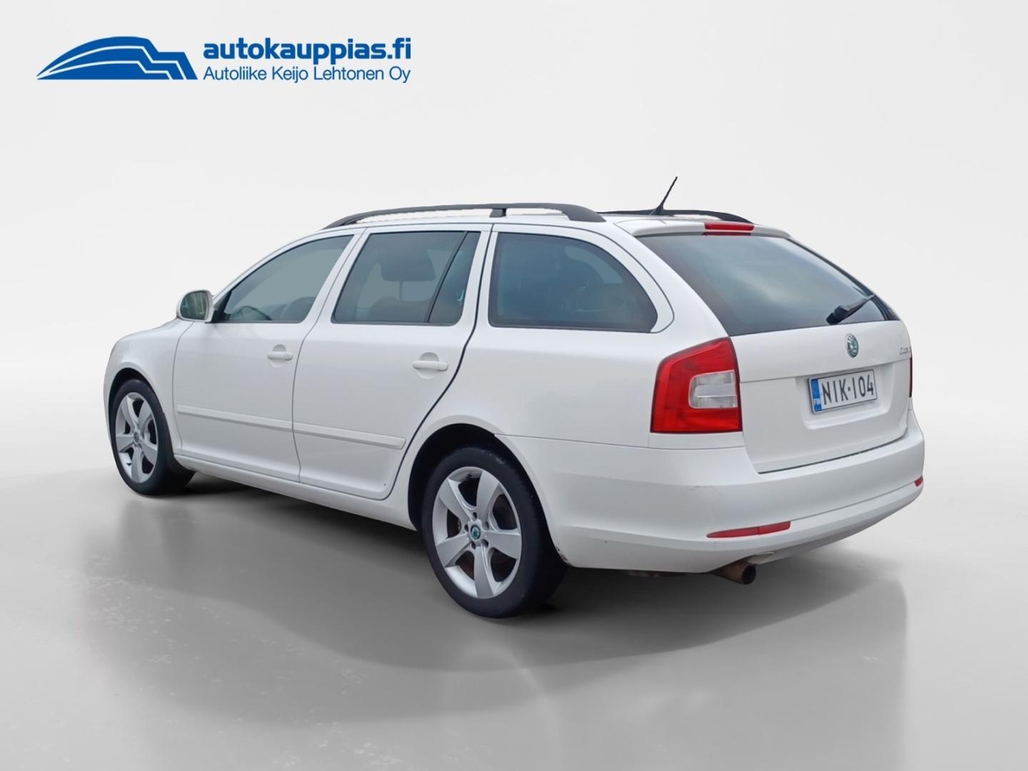 SKODA Octavia 2012