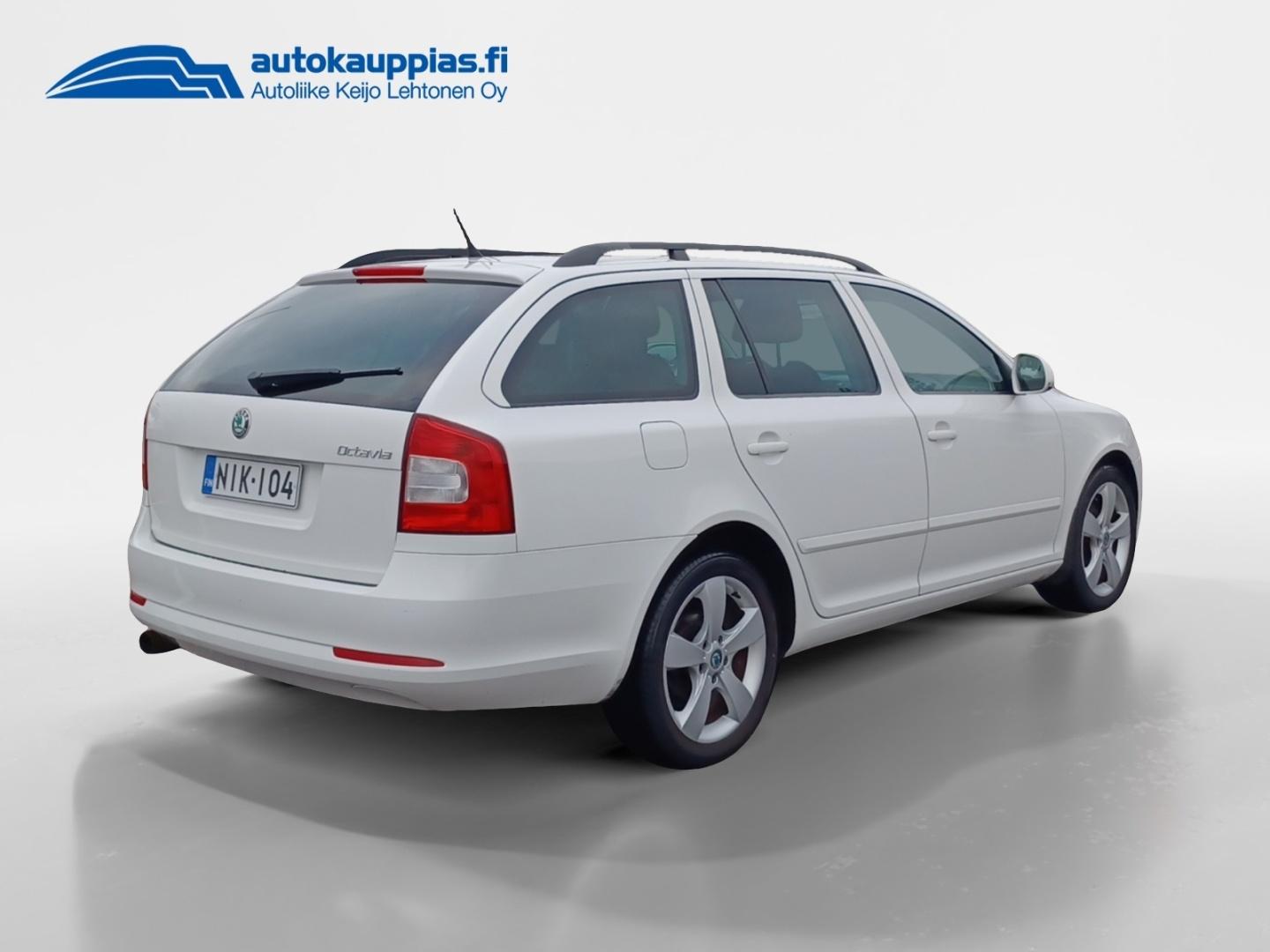 SKODA Octavia 2012