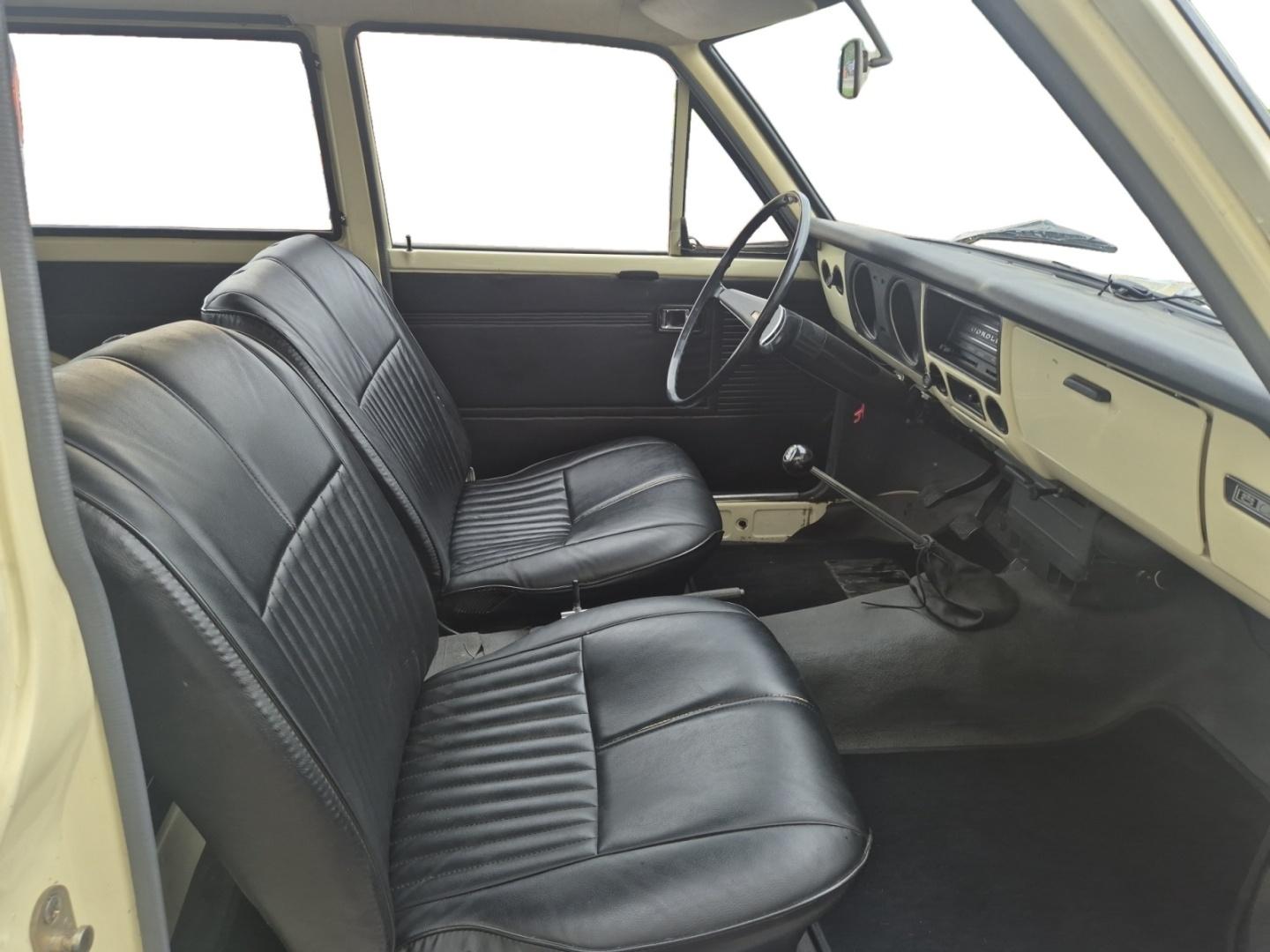 TOYOTA Corolla 15