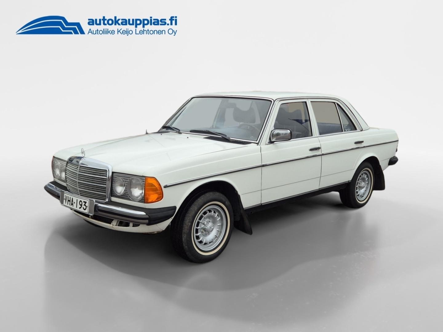 MERCEDES-BENZ 220 1977