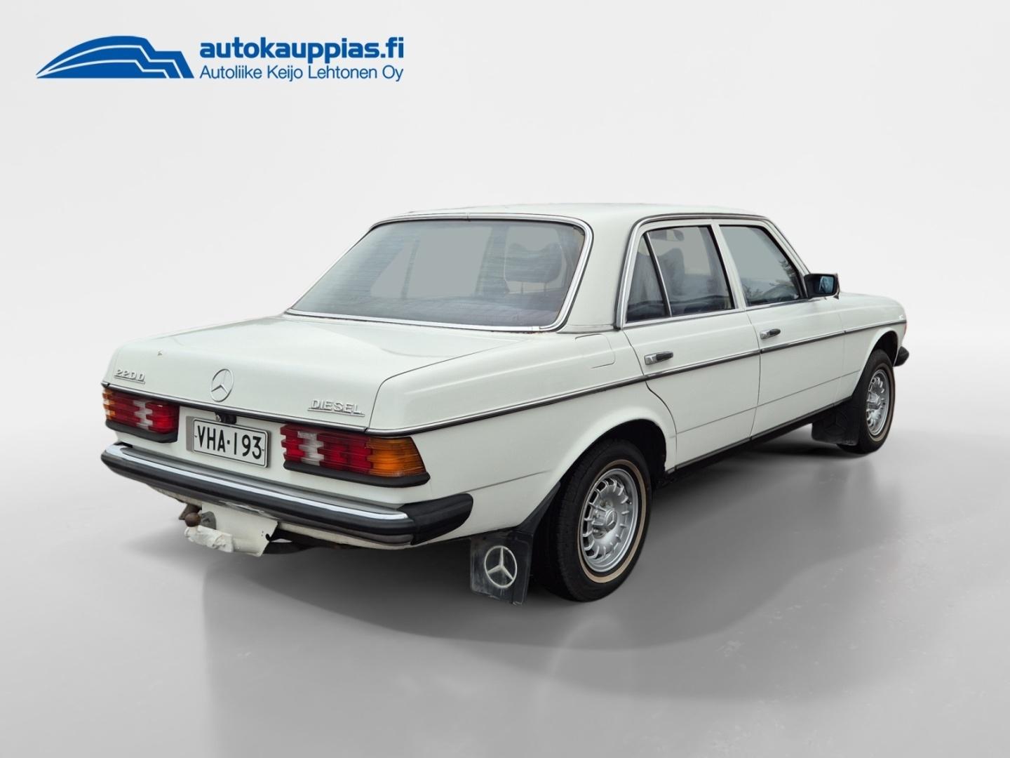 MERCEDES-BENZ 220 1977