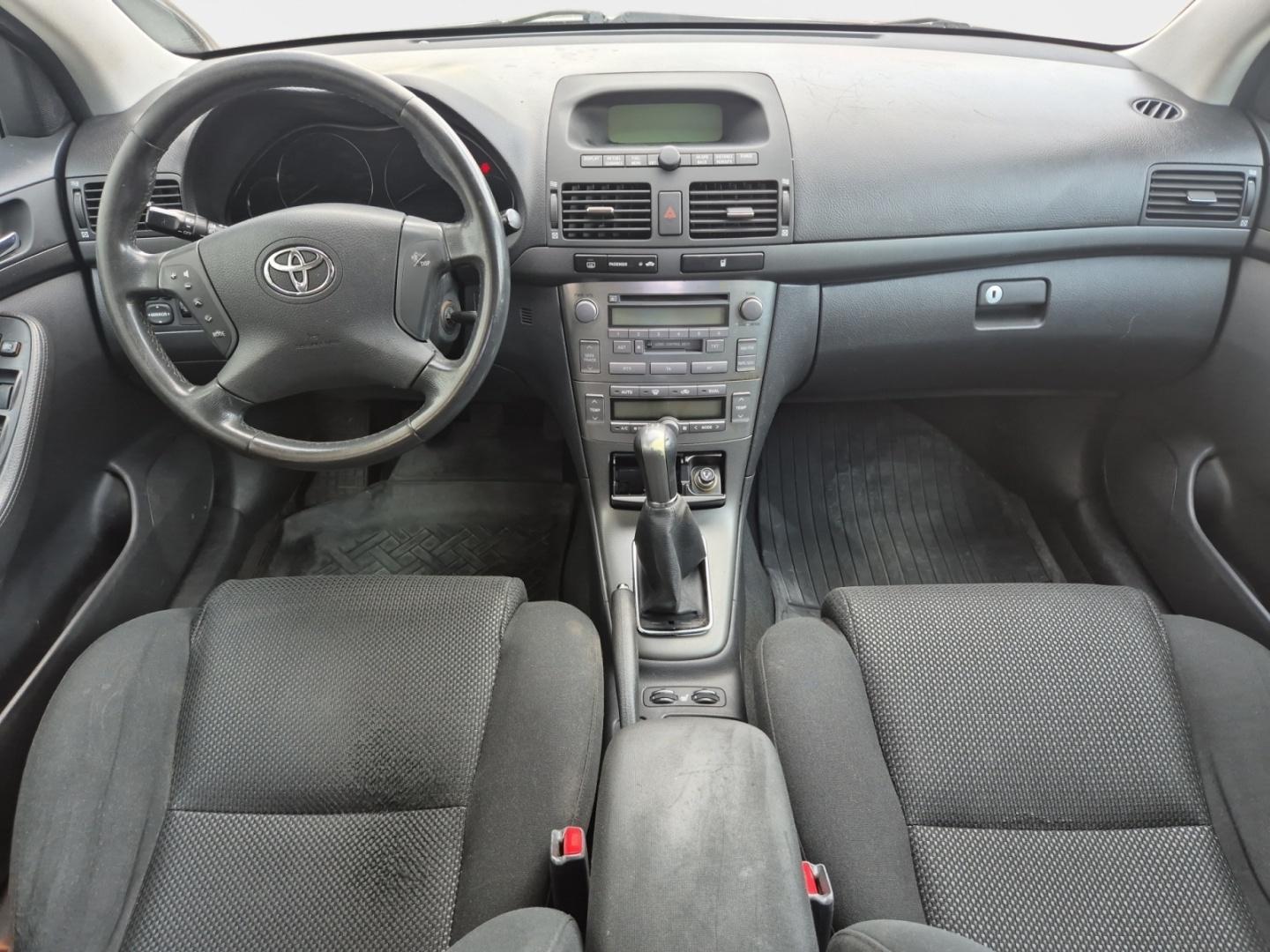 TOYOTA Avensis 11