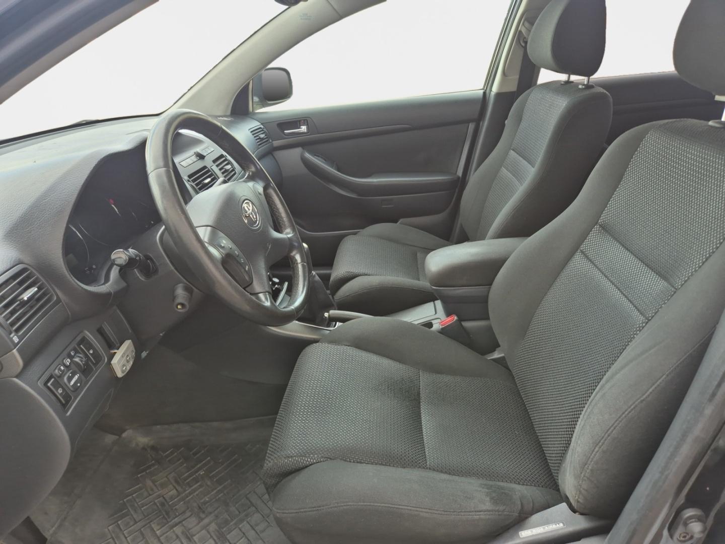 TOYOTA Avensis 9