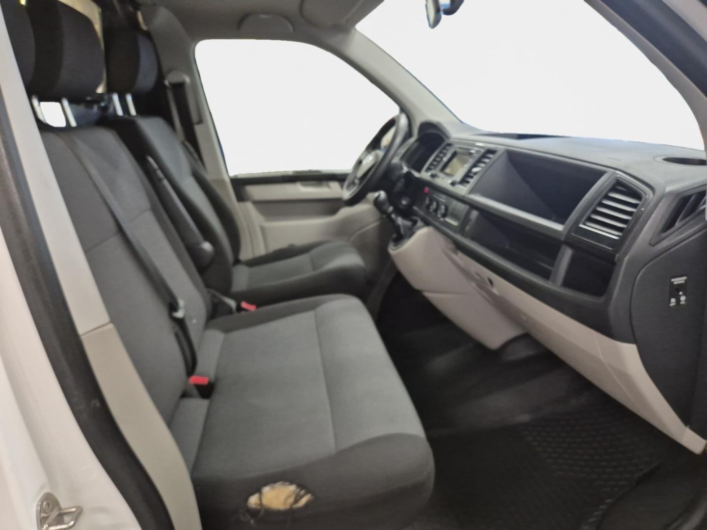 VOLKSWAGEN Transporter 10