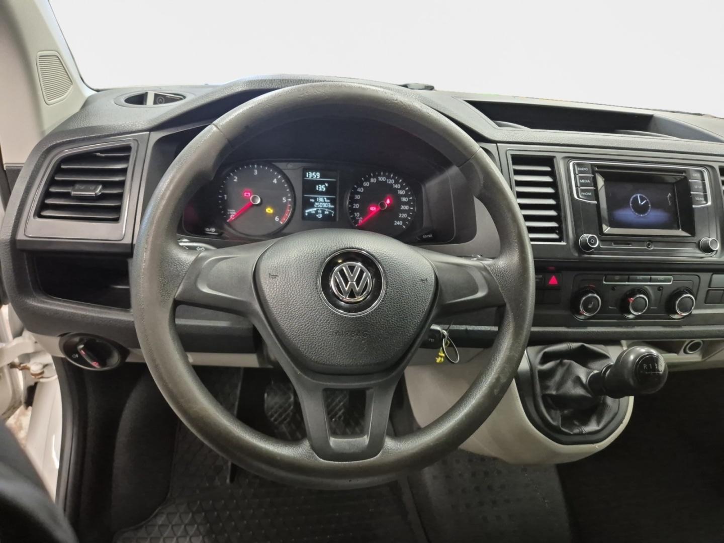 VOLKSWAGEN Transporter 12