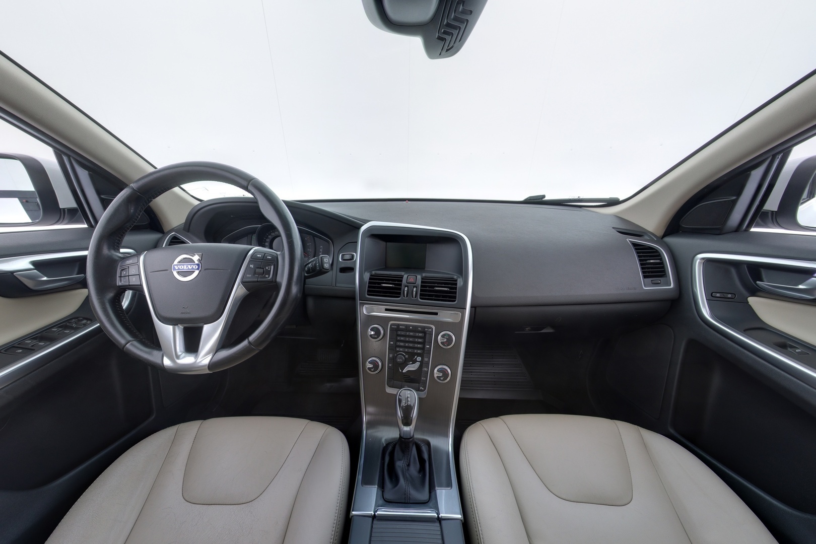 VOLVO XC60 11