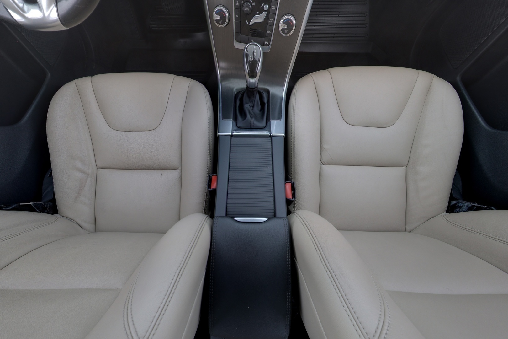 VOLVO XC60 13