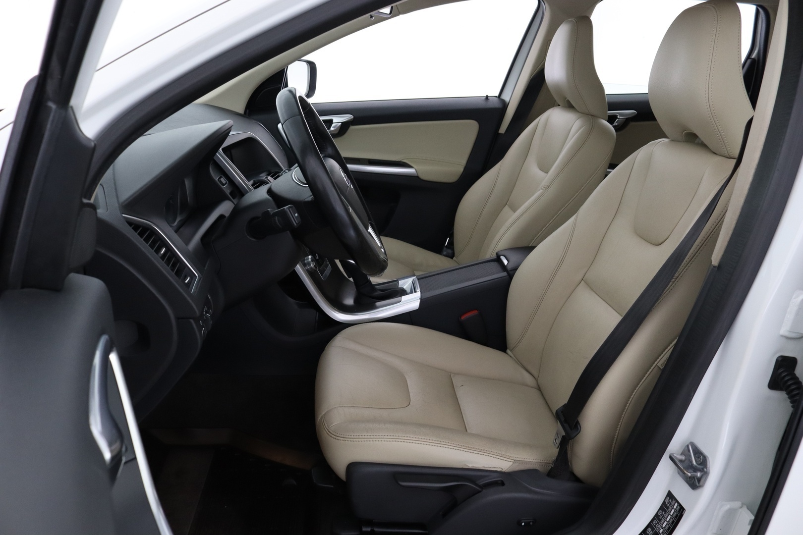 VOLVO XC60 14