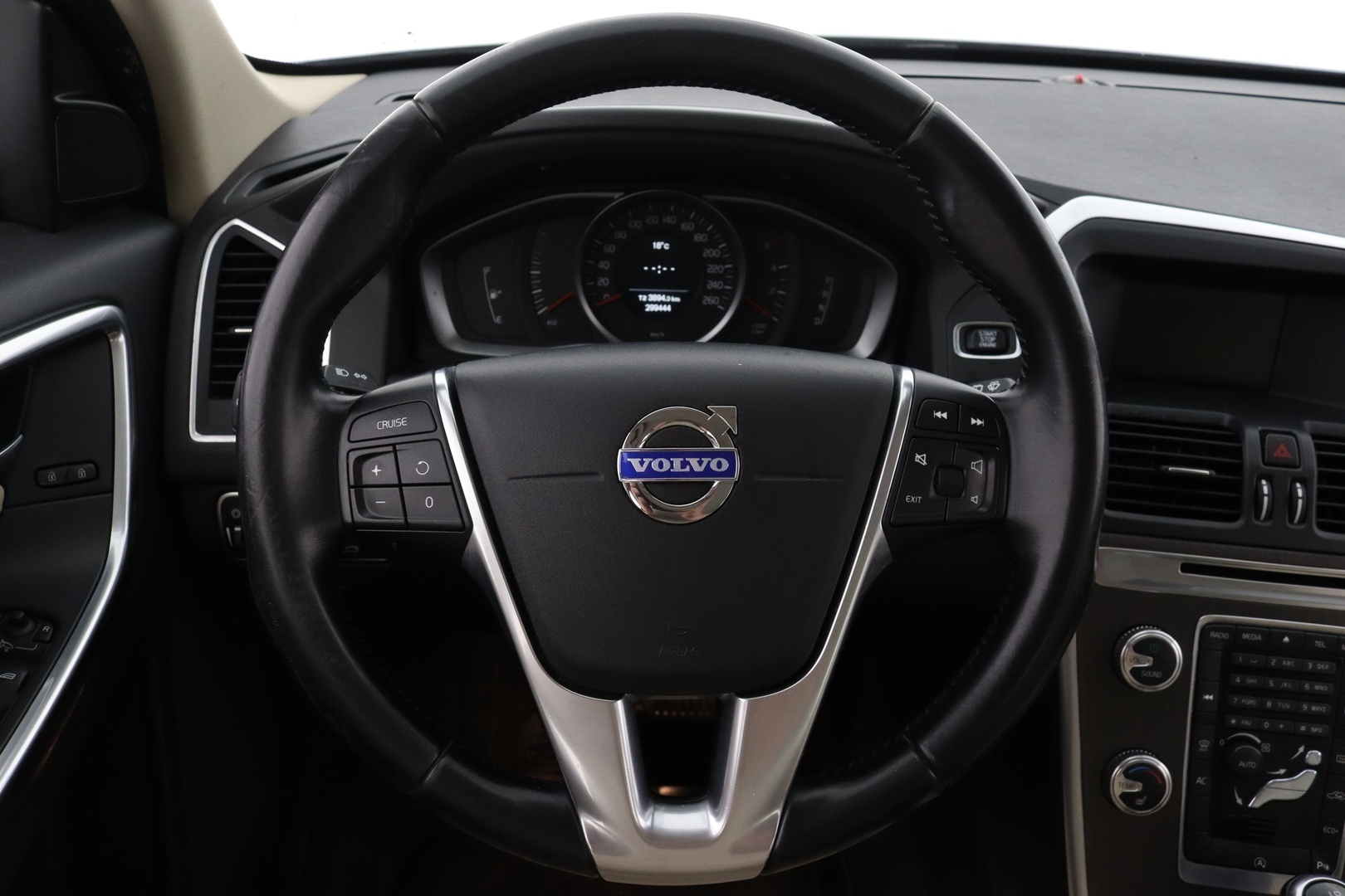 VOLVO XC60 19