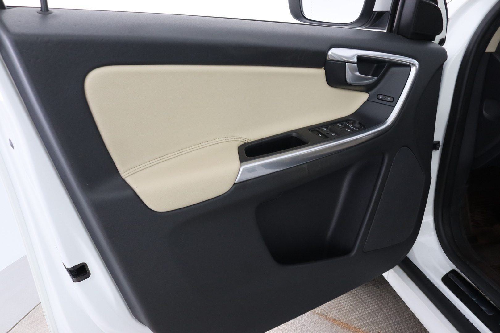 VOLVO XC60 20