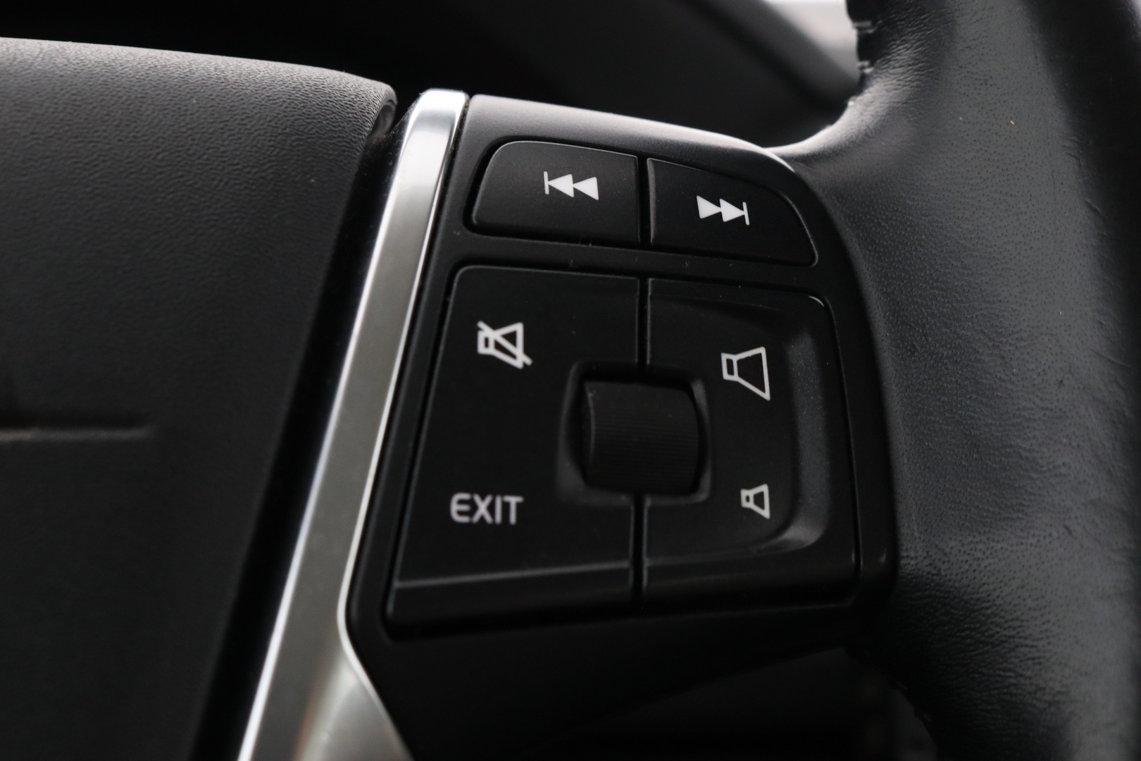 VOLVO XC60 29
