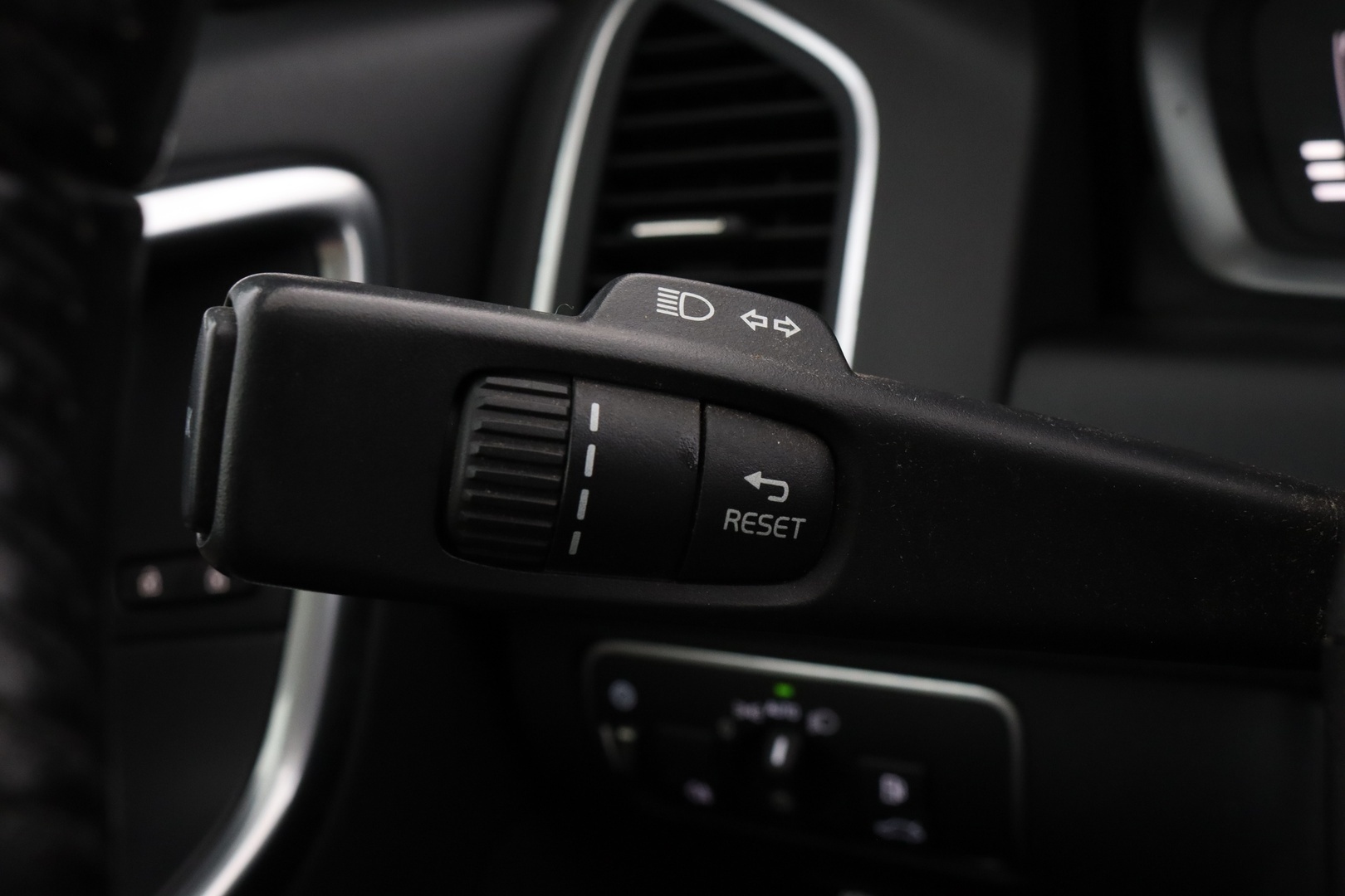 VOLVO XC60 30