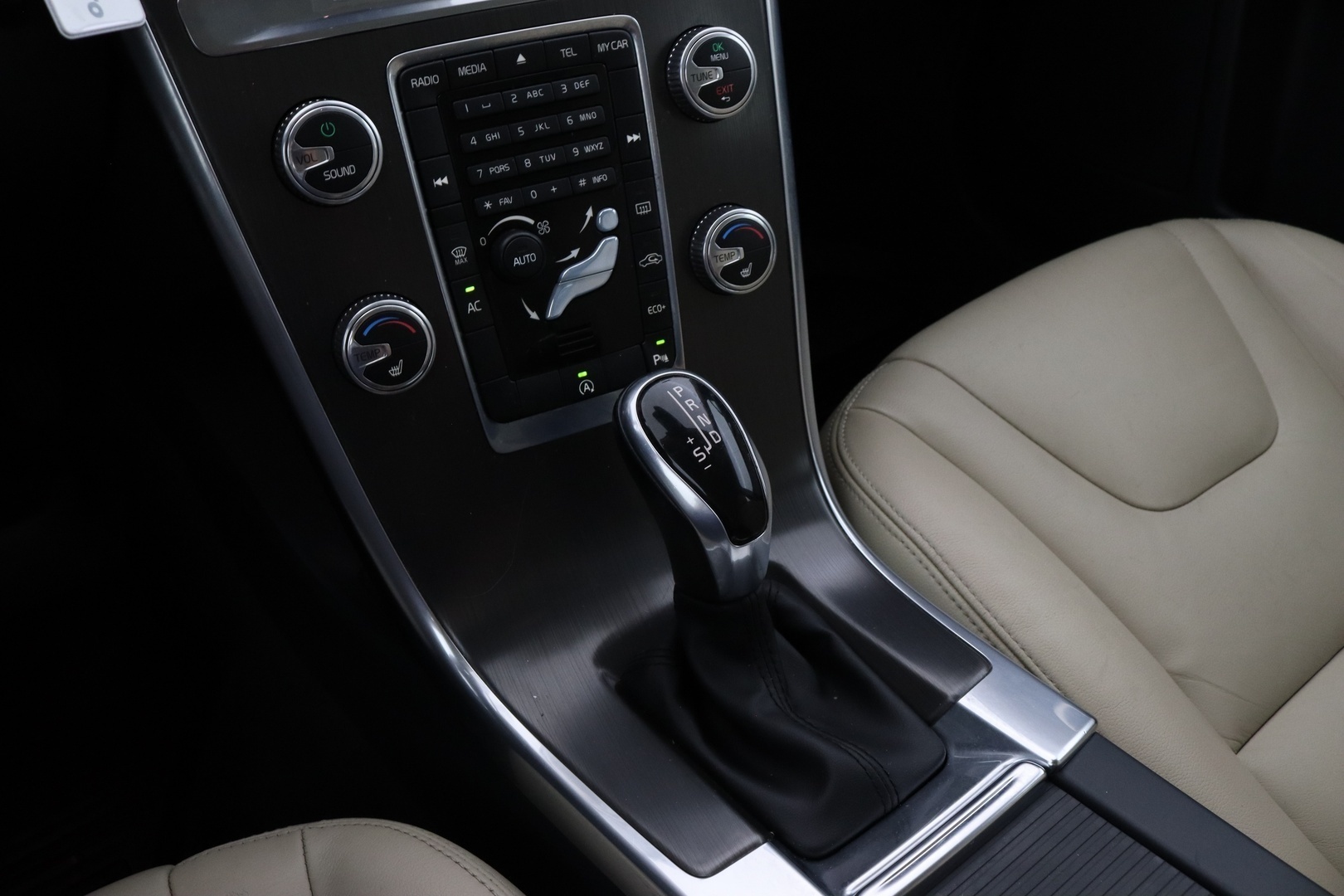 VOLVO XC60 33