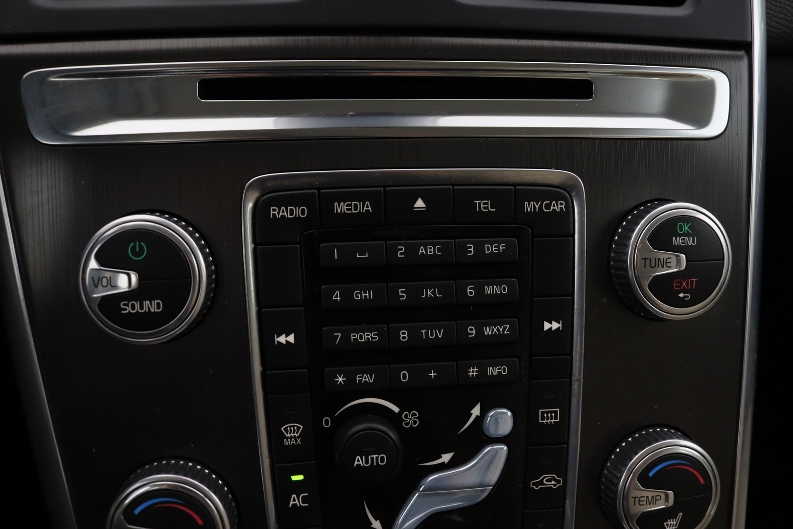 VOLVO XC60 35