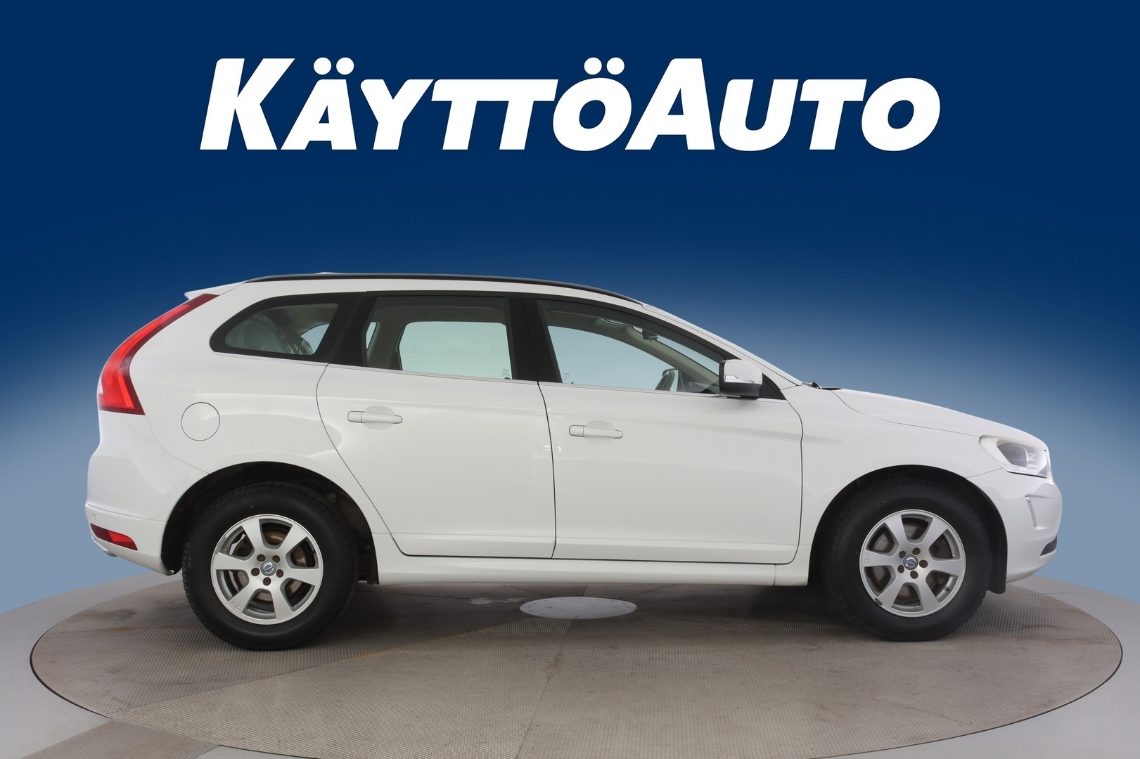 VOLVO XC60 8