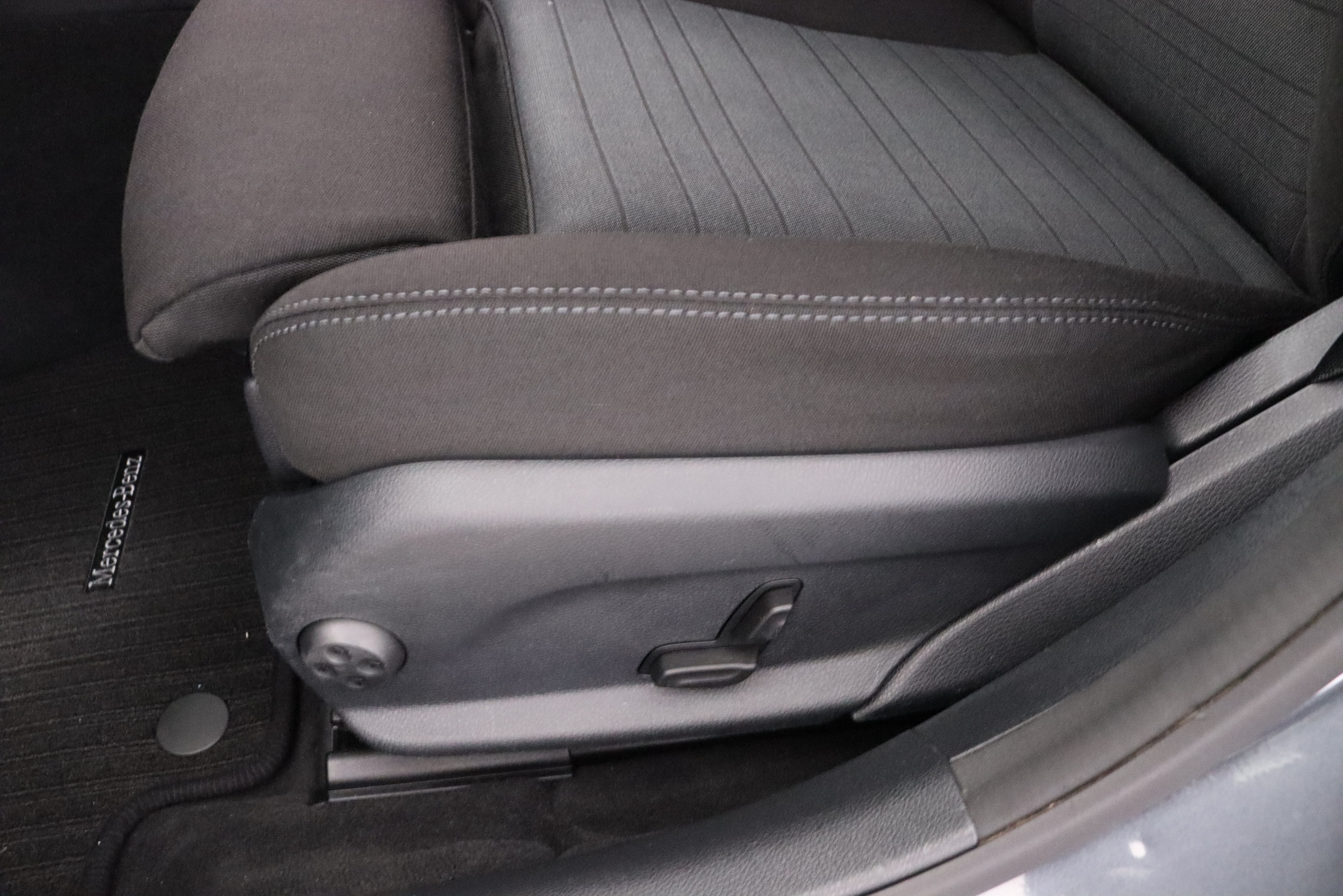 MERCEDES-BENZ C 2015