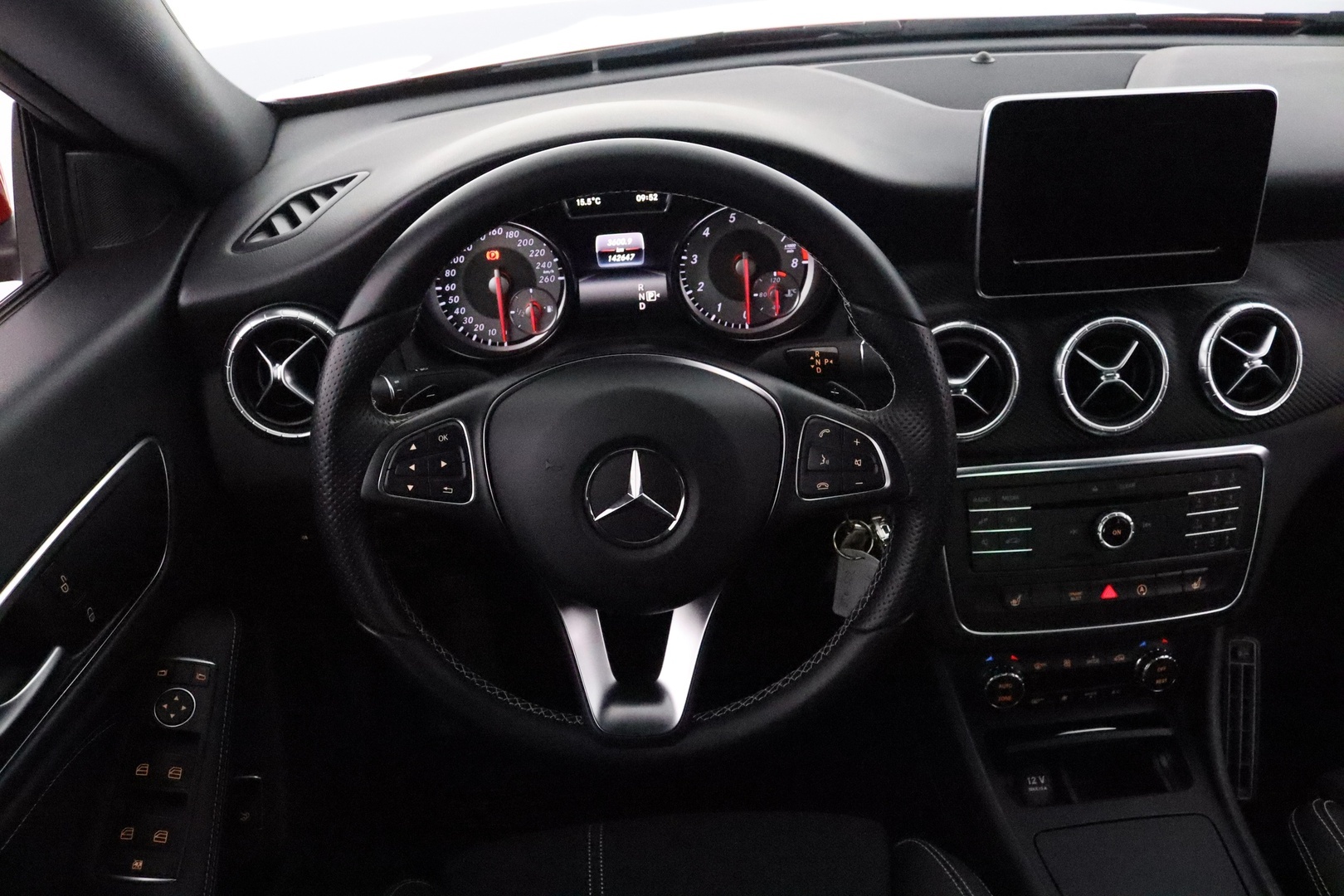 MERCEDES-BENZ CLA 2016