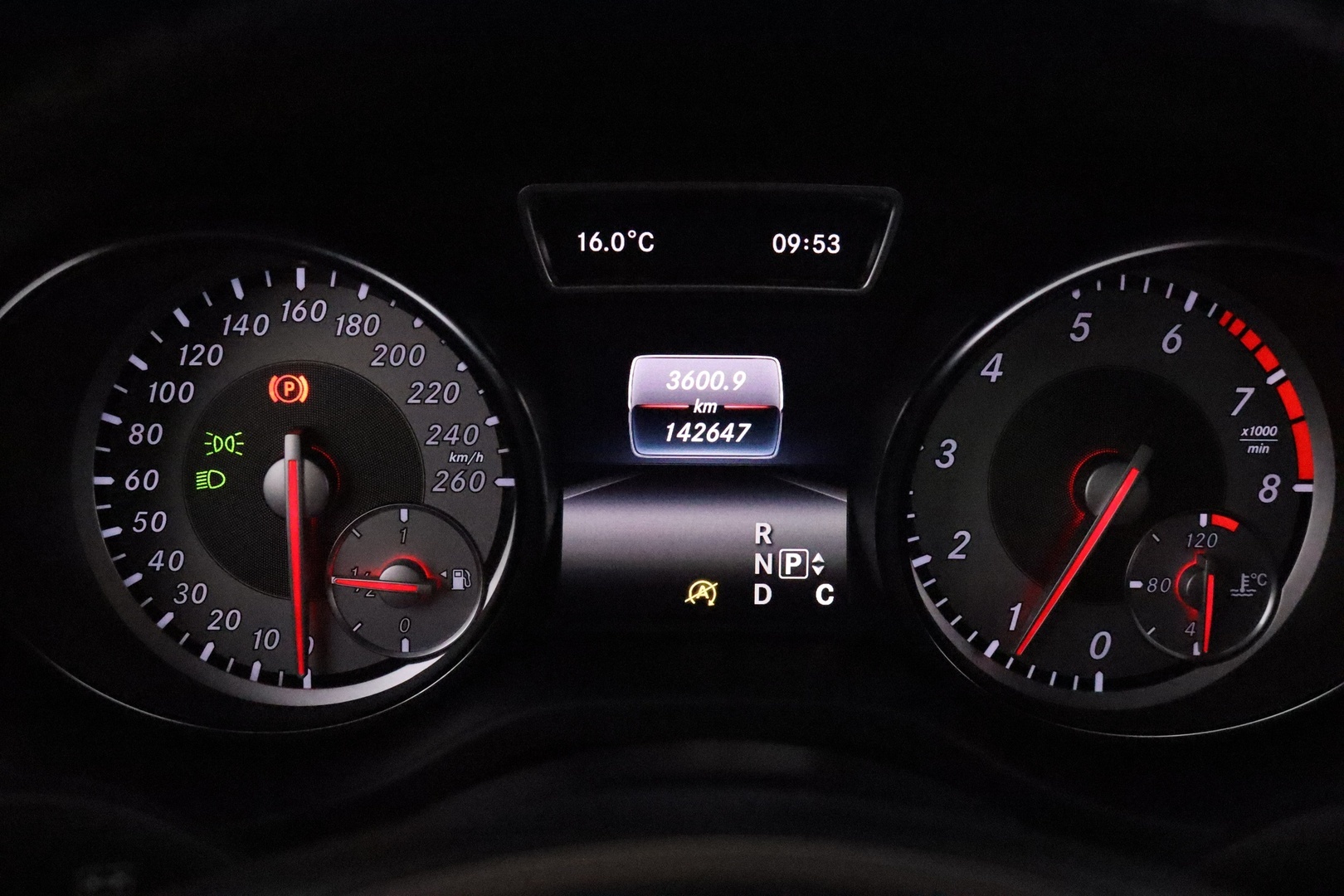 MERCEDES-BENZ CLA 2016