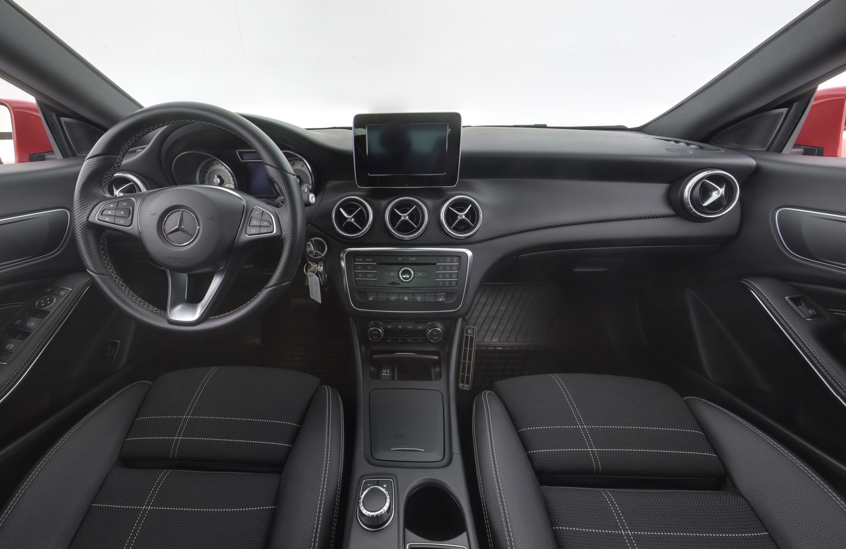 MERCEDES-BENZ CLA 2016
