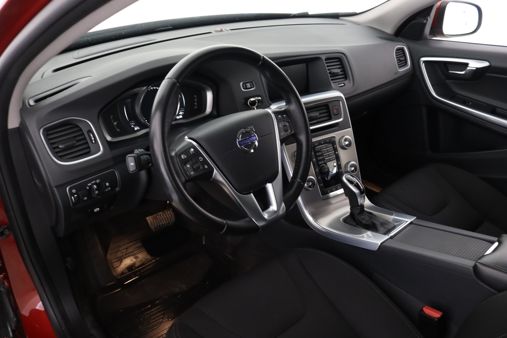 VOLVO V60 13