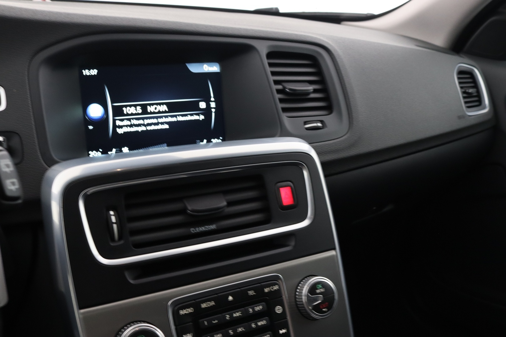 VOLVO V60 19