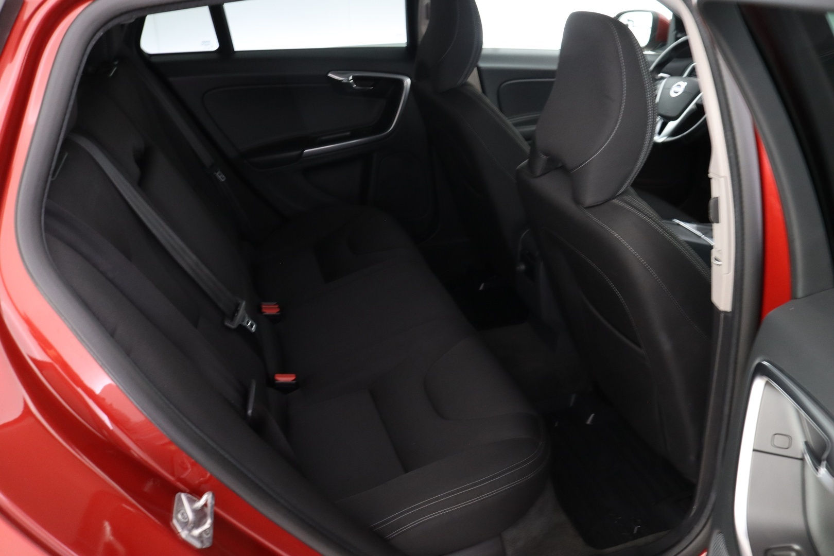 VOLVO V60 33