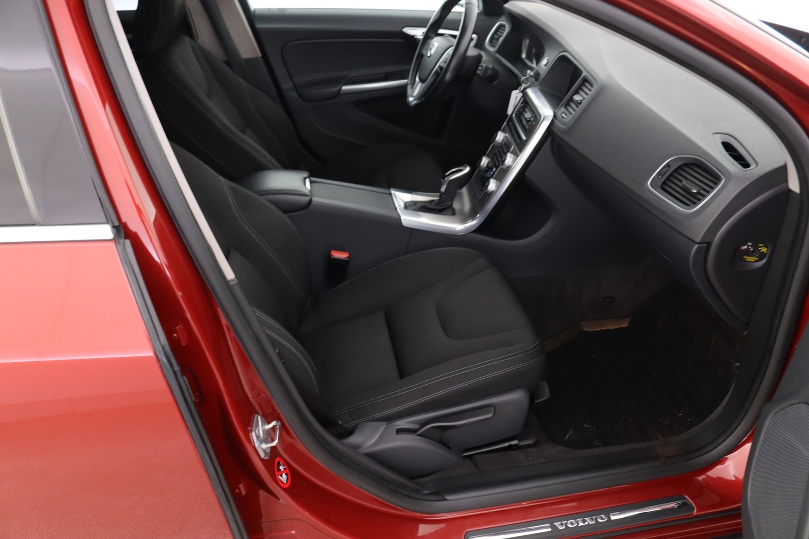 VOLVO V60 34