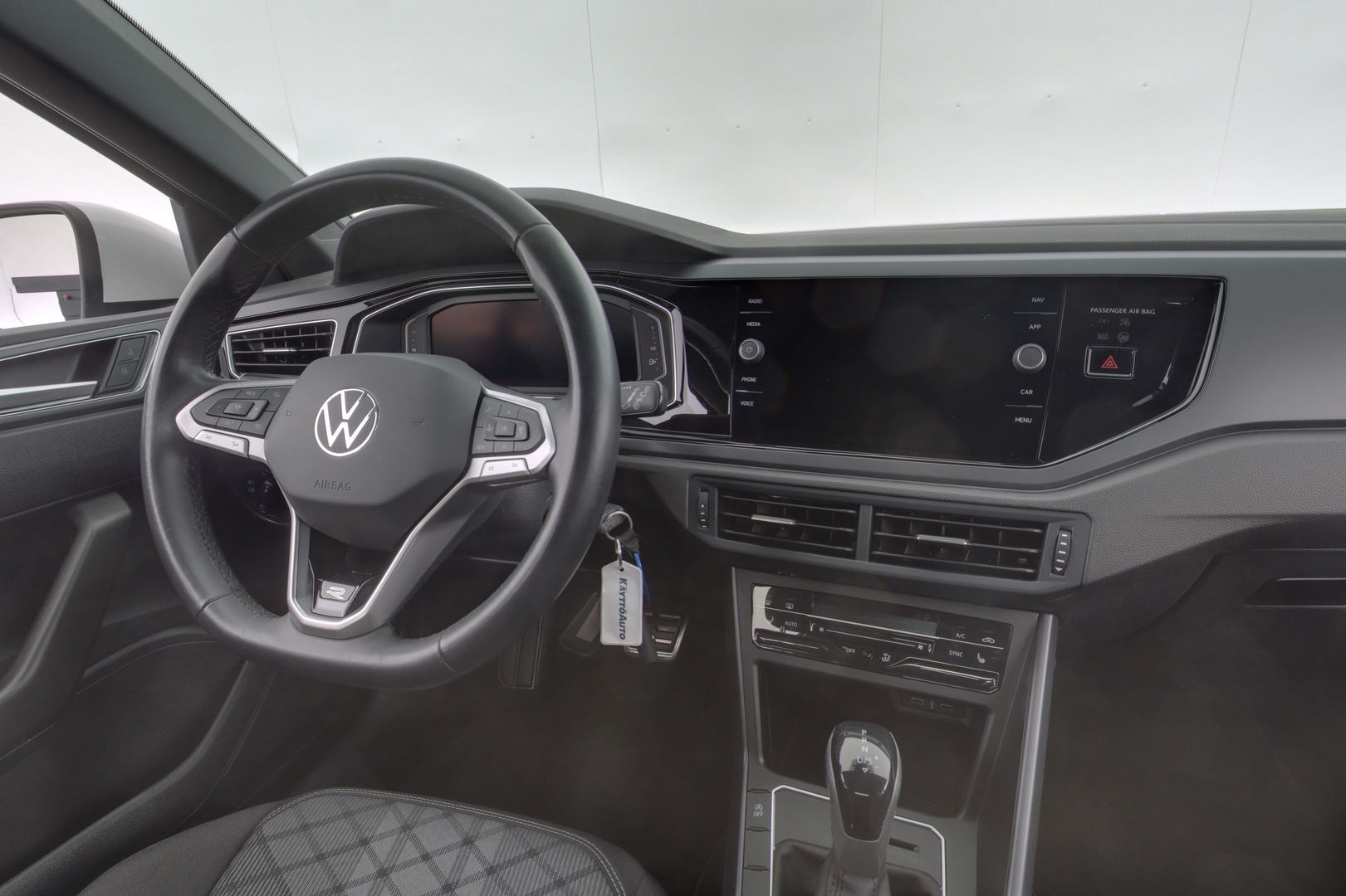 VOLKSWAGEN Taigo 10
