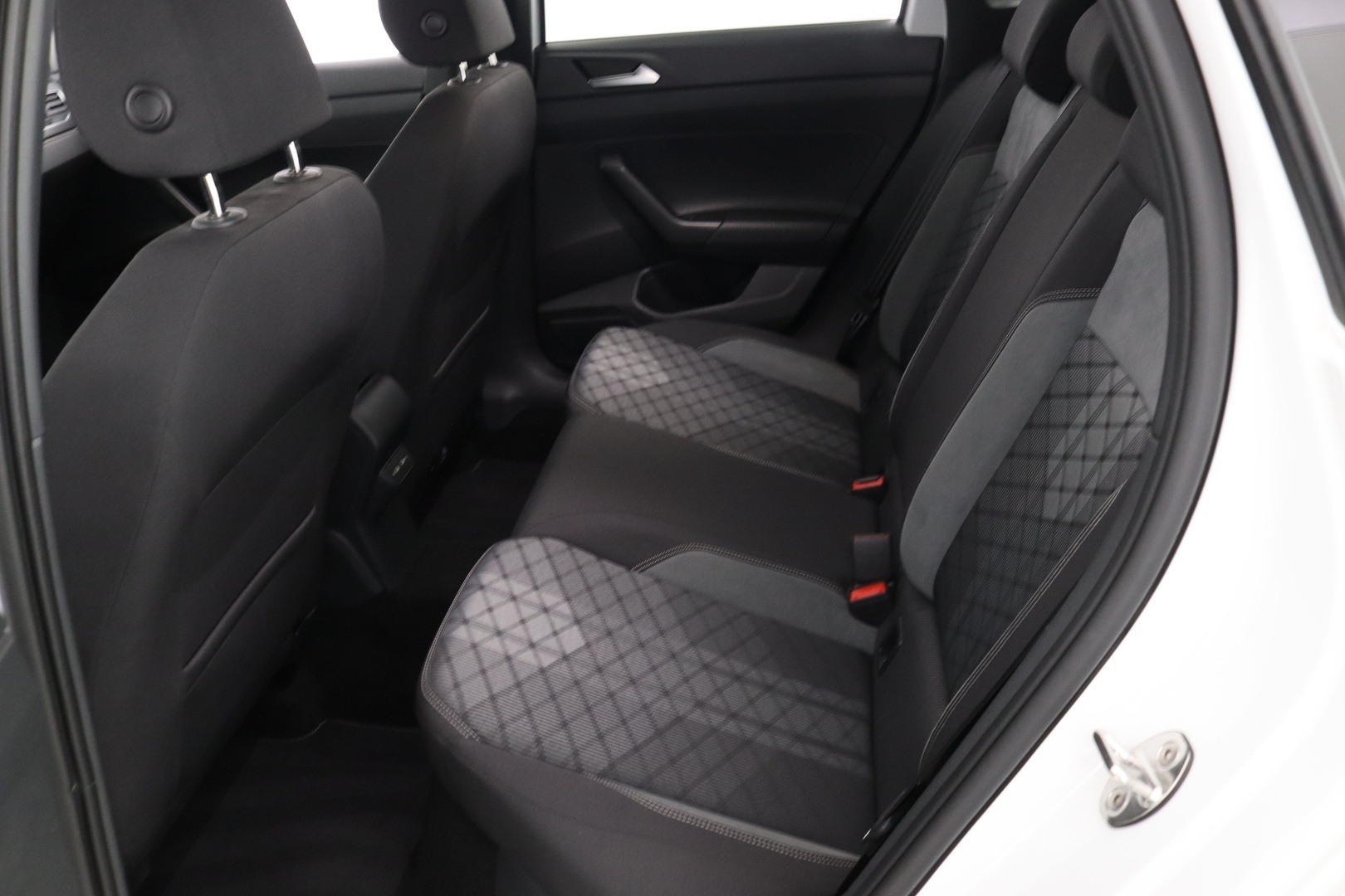 VOLKSWAGEN Taigo 14
