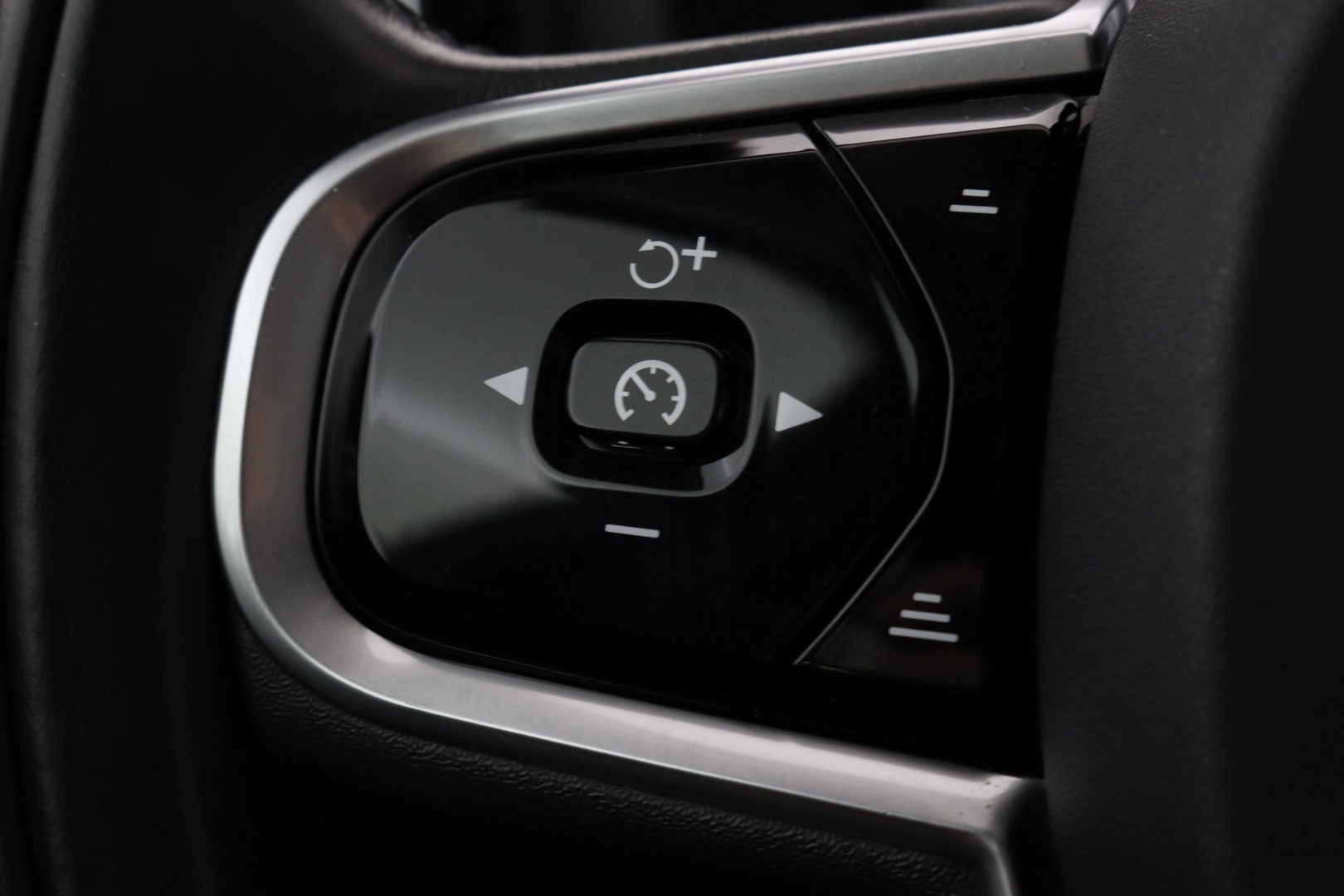 VOLVO V60 Cross Country 2019