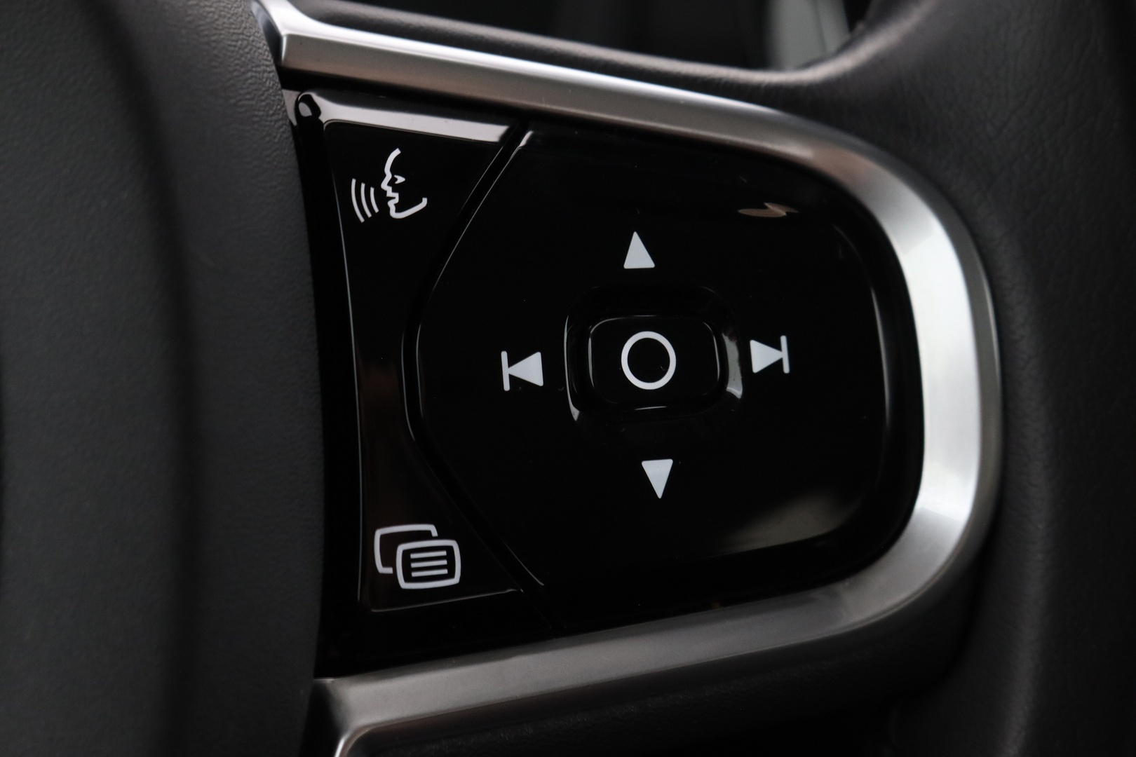 VOLVO V60 Cross Country 2019
