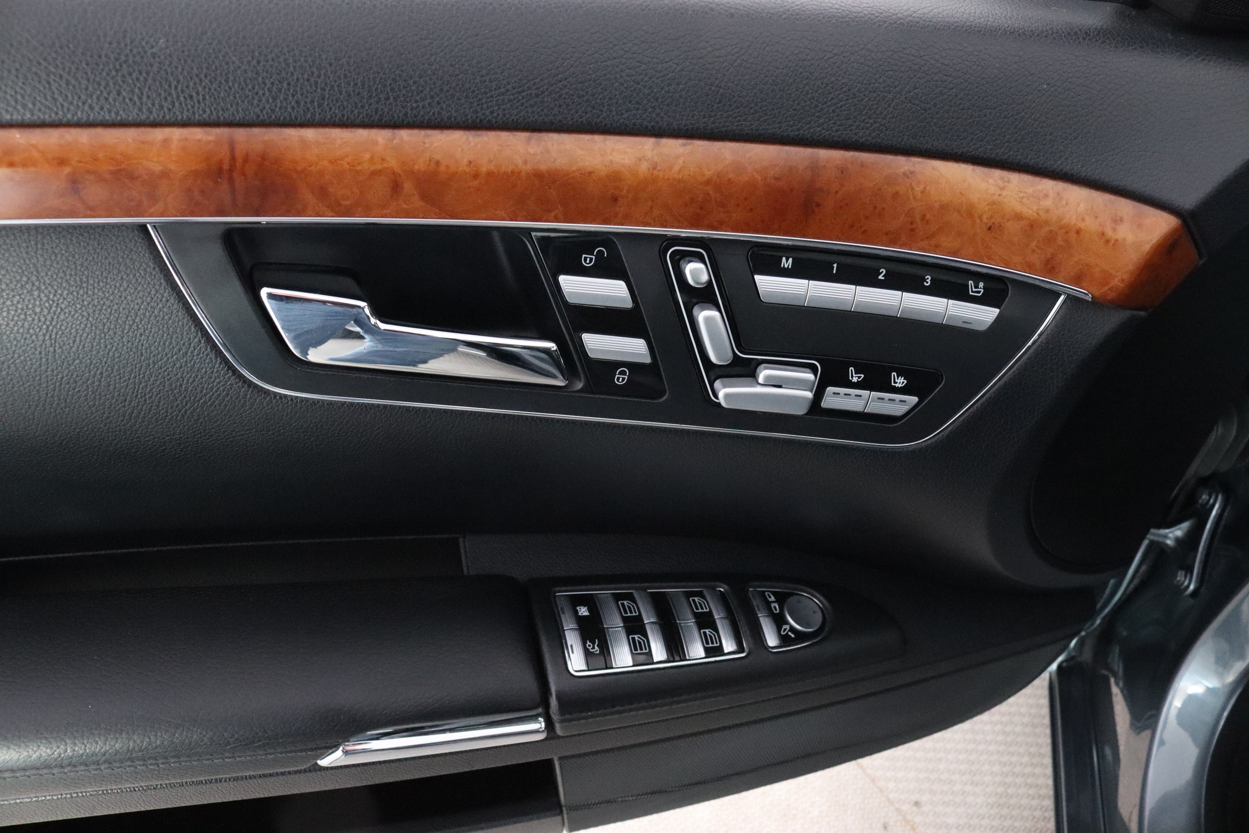 MERCEDES-BENZ S 2006