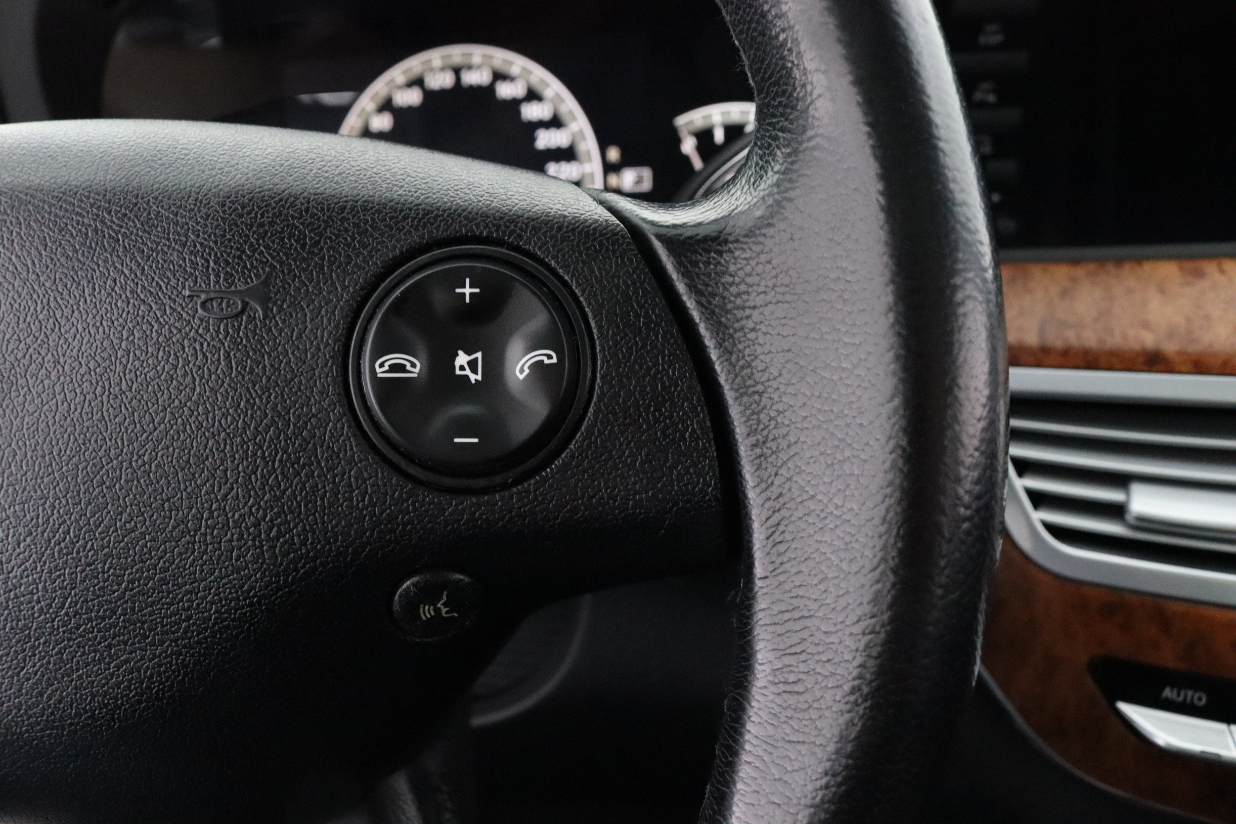 MERCEDES-BENZ S 2006