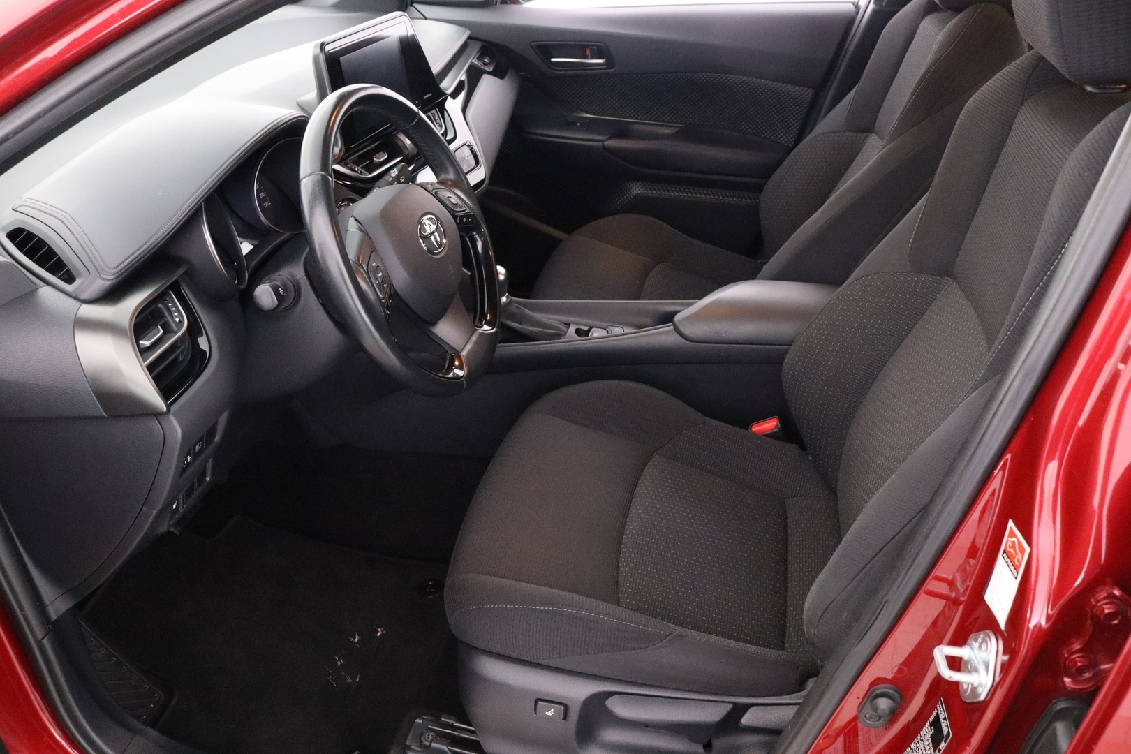 TOYOTA C-HR 12