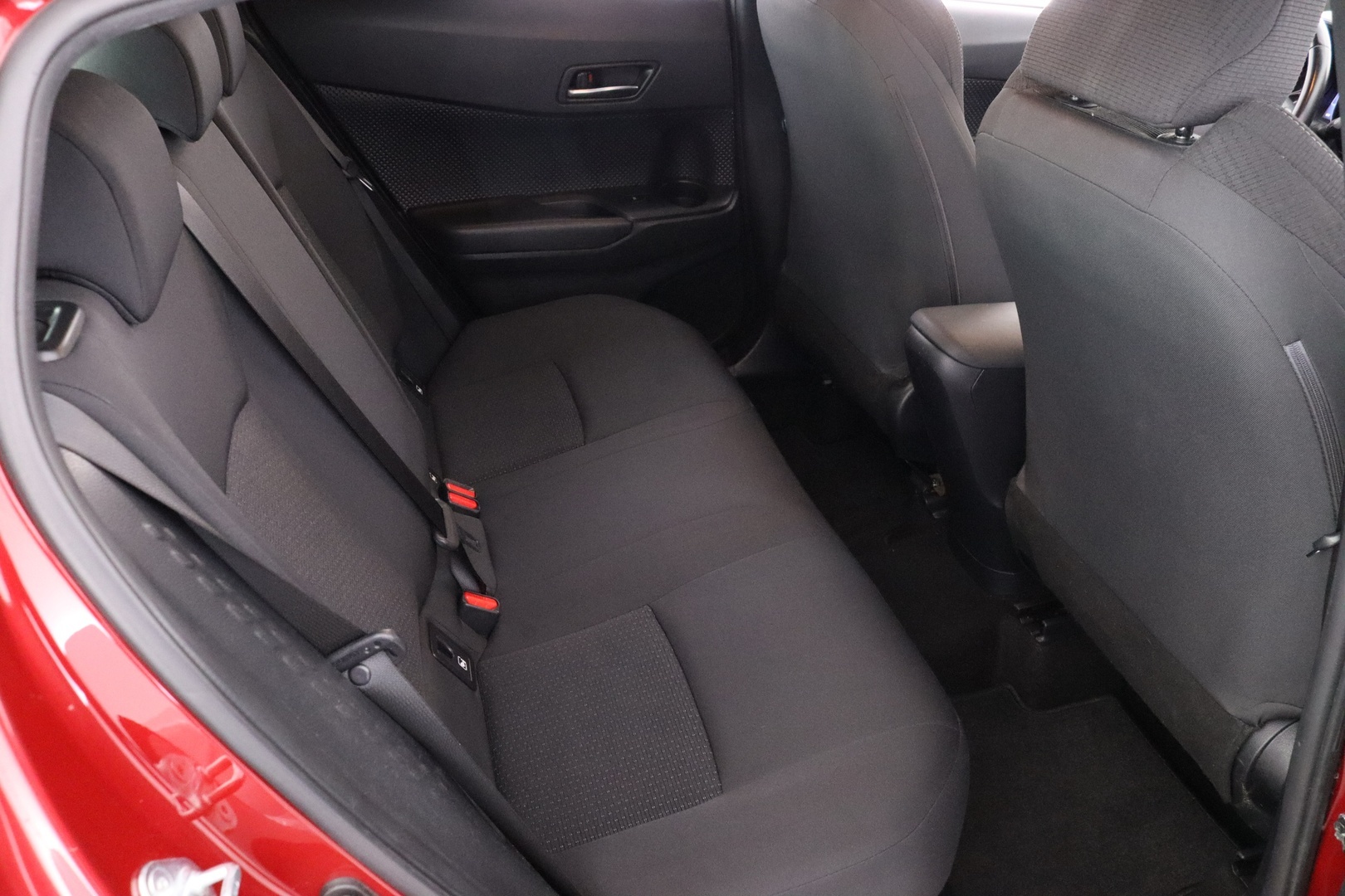 TOYOTA C-HR 16