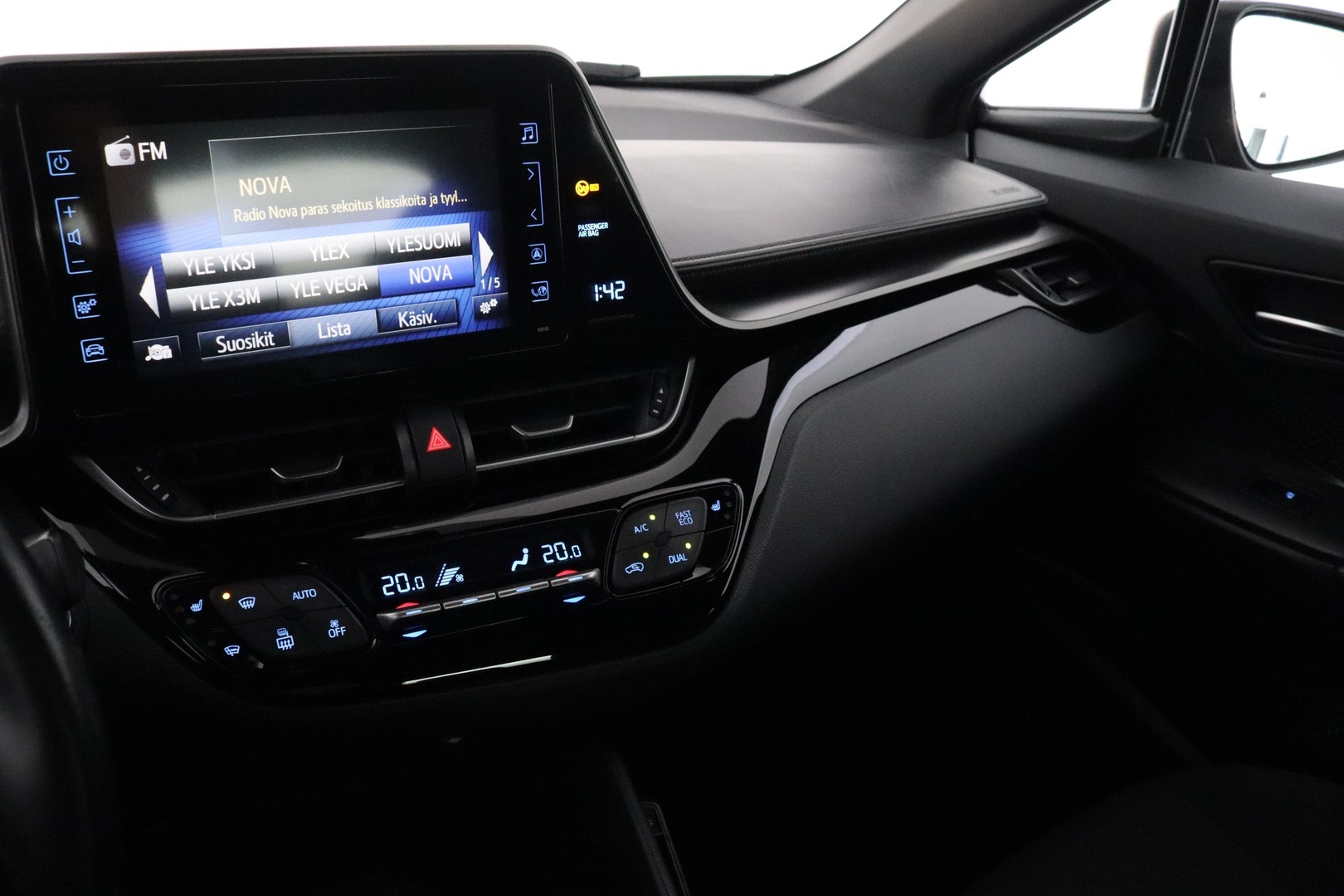 TOYOTA C-HR 21