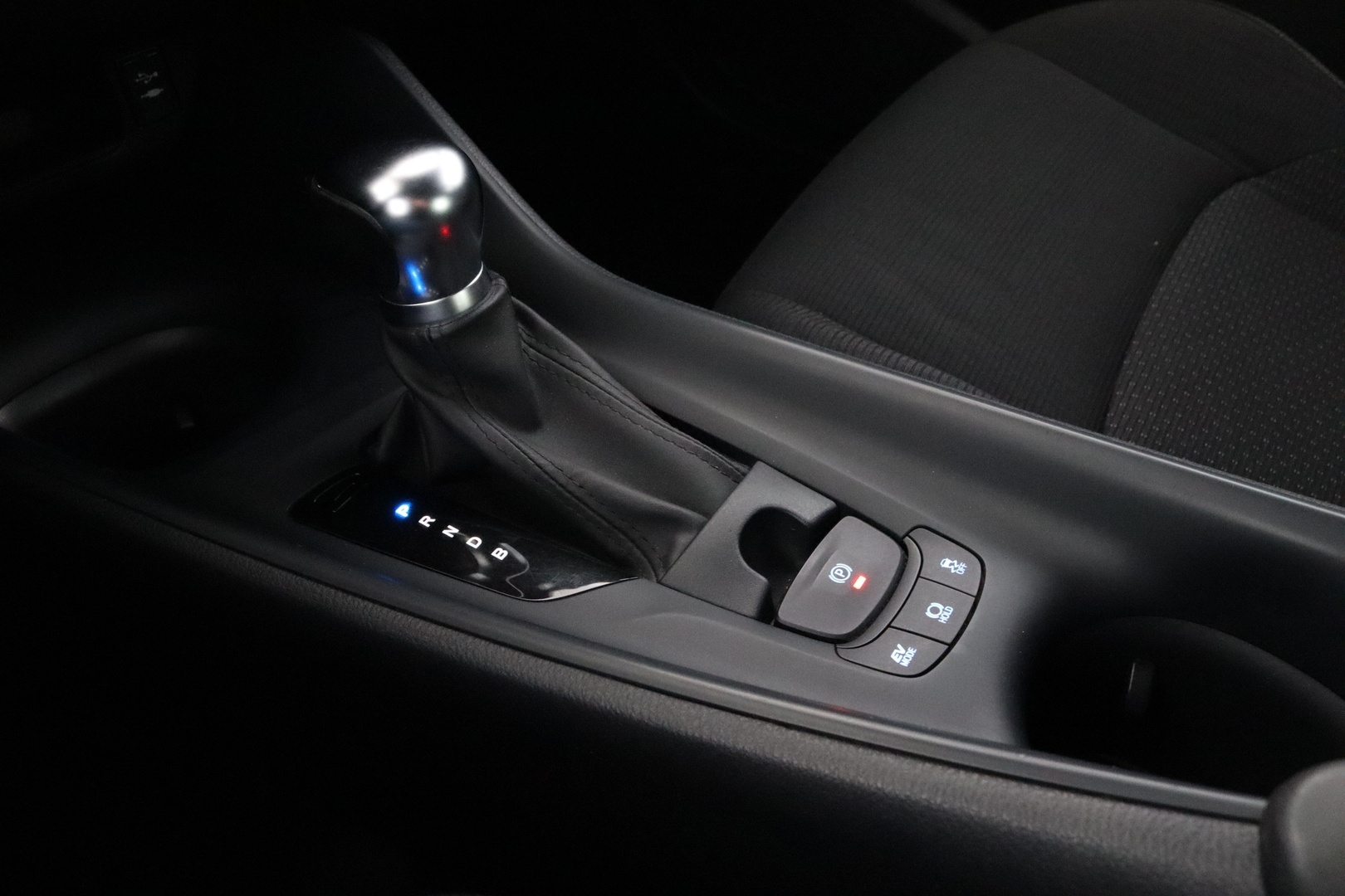 TOYOTA C-HR 29