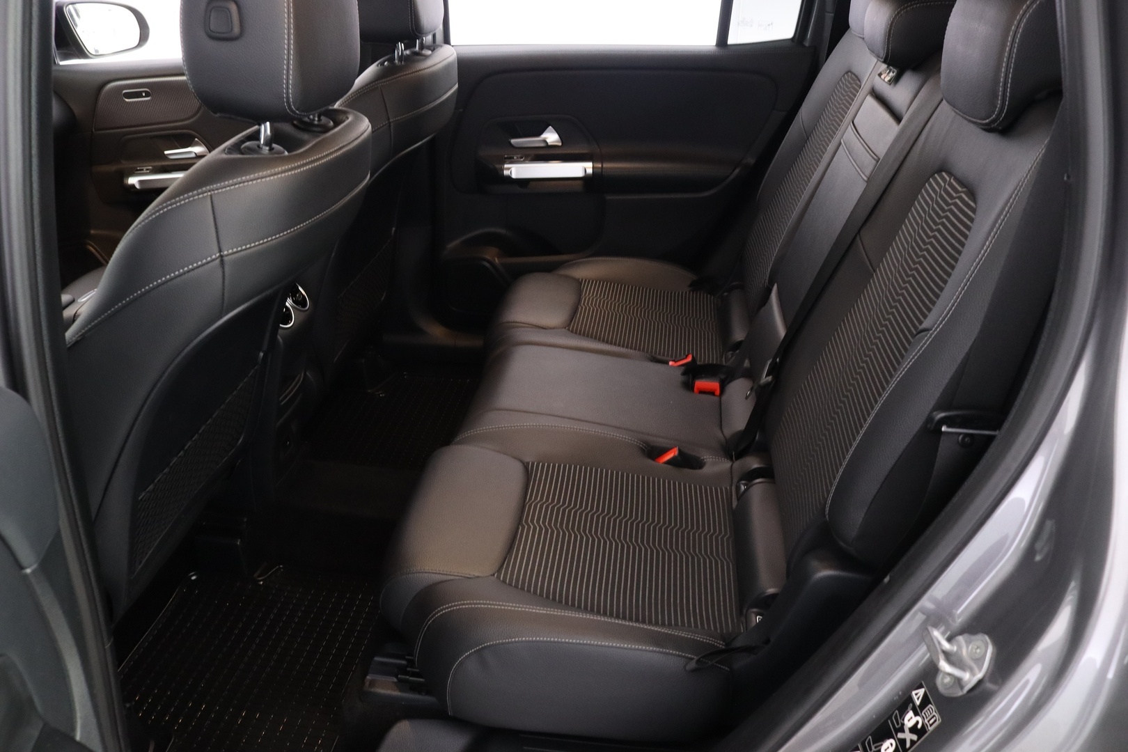 MERCEDES-BENZ GLB 2021