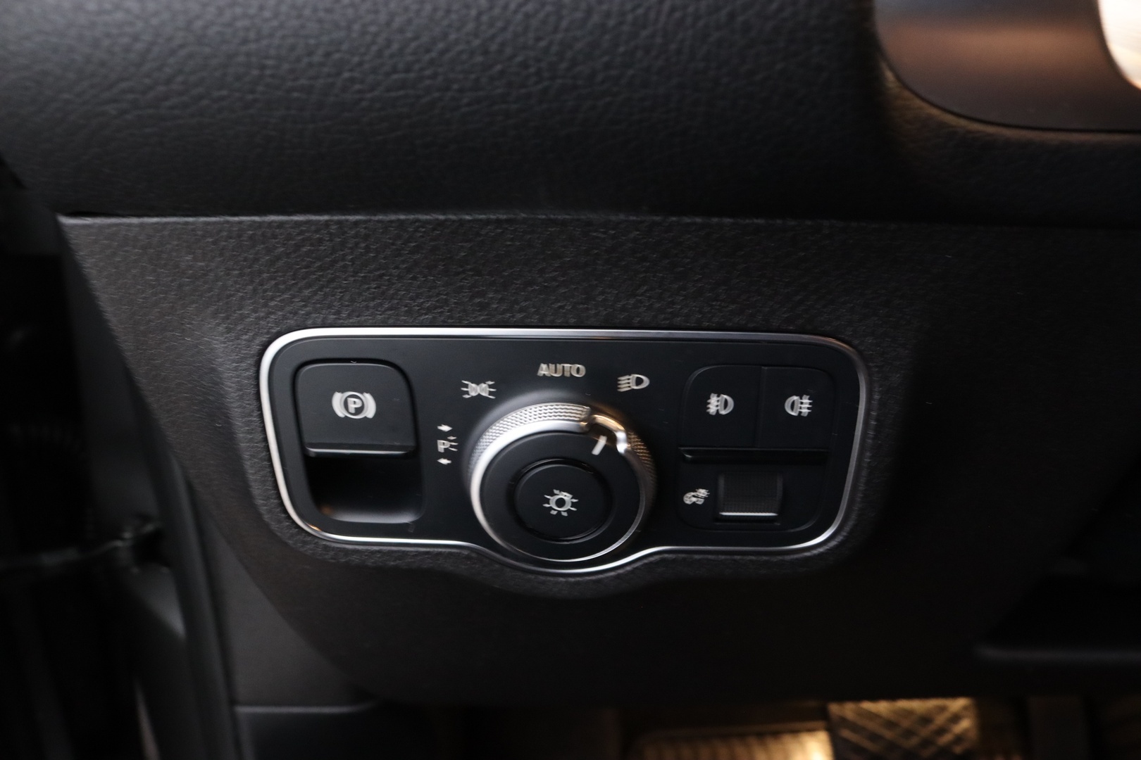 MERCEDES-BENZ GLB 2021
