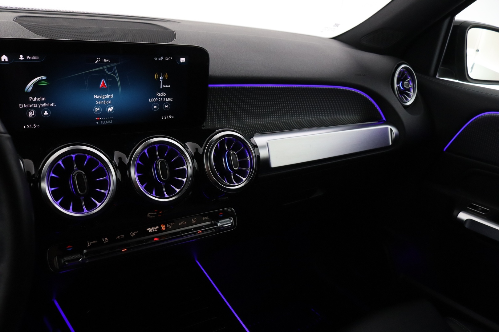 MERCEDES-BENZ GLB 2021