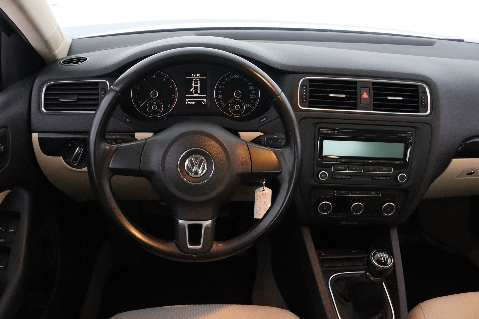 VOLKSWAGEN Jetta 17