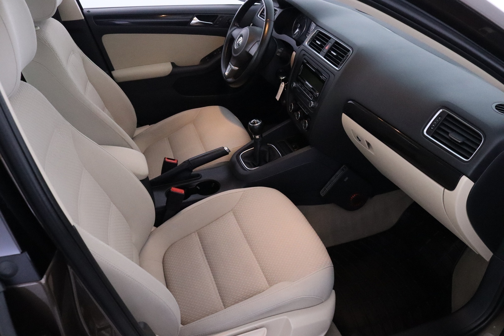 VOLKSWAGEN Jetta 19
