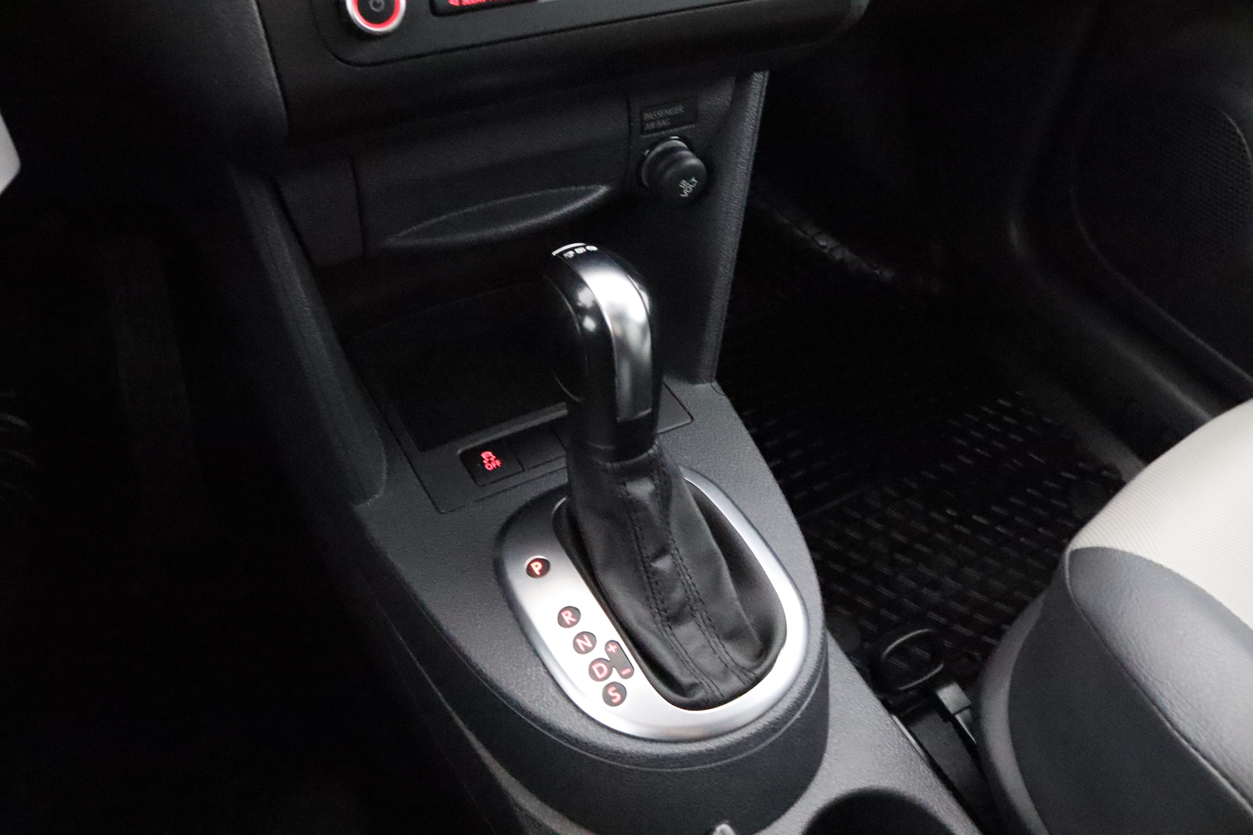 VOLKSWAGEN Caddy Maxi 2013