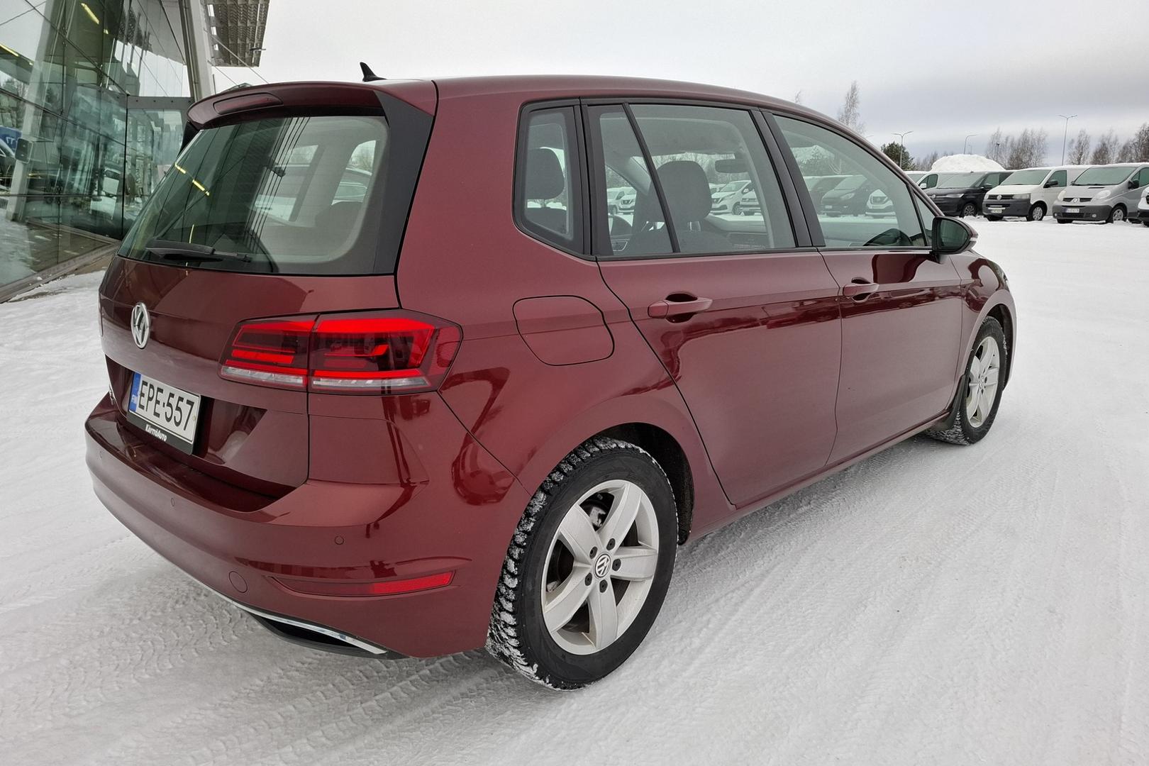 VOLKSWAGEN Golf Sportsvan 2017