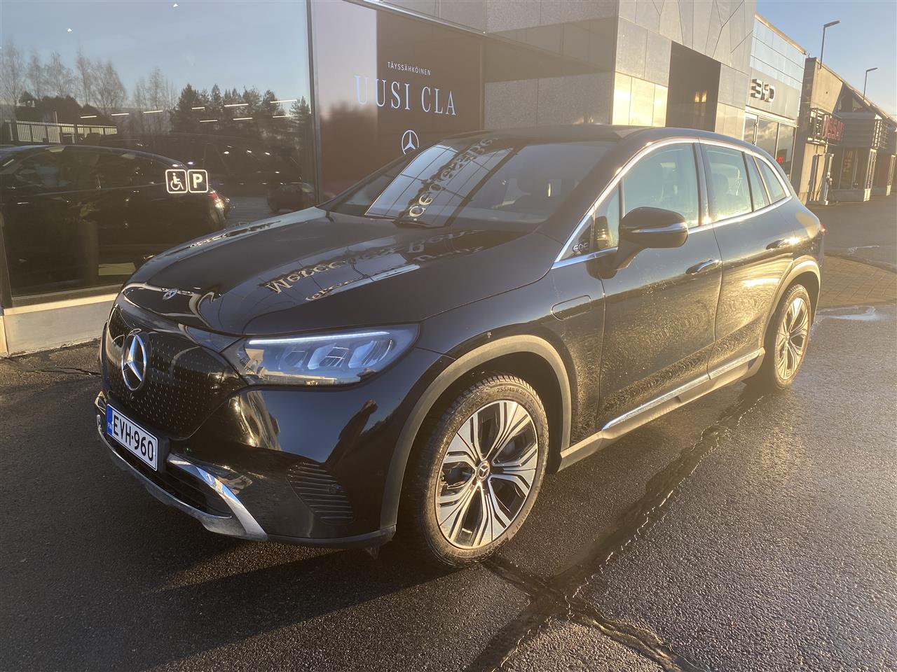 MERCEDES-BENZ EQE 2024