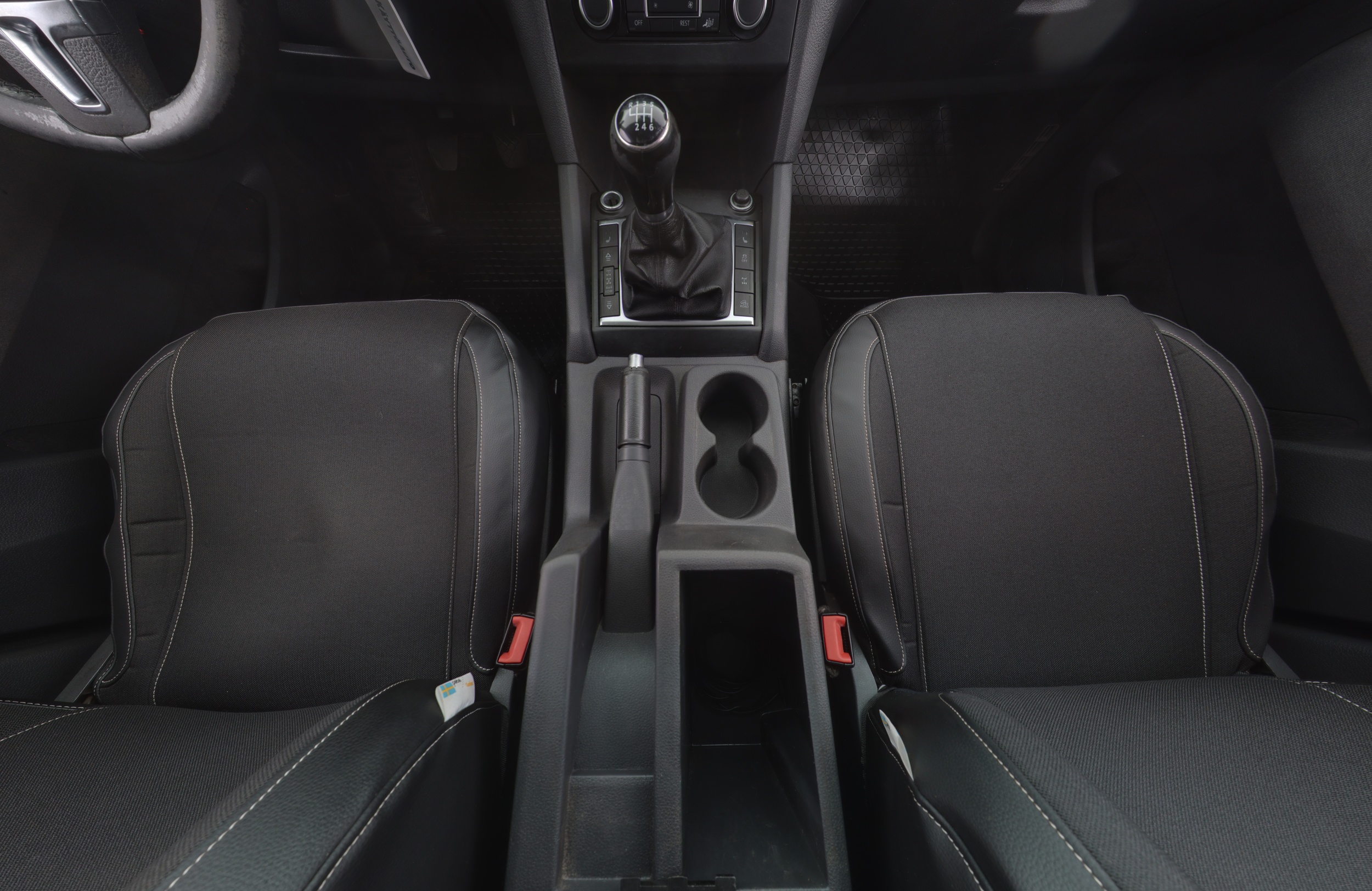 VOLKSWAGEN Amarok 2012