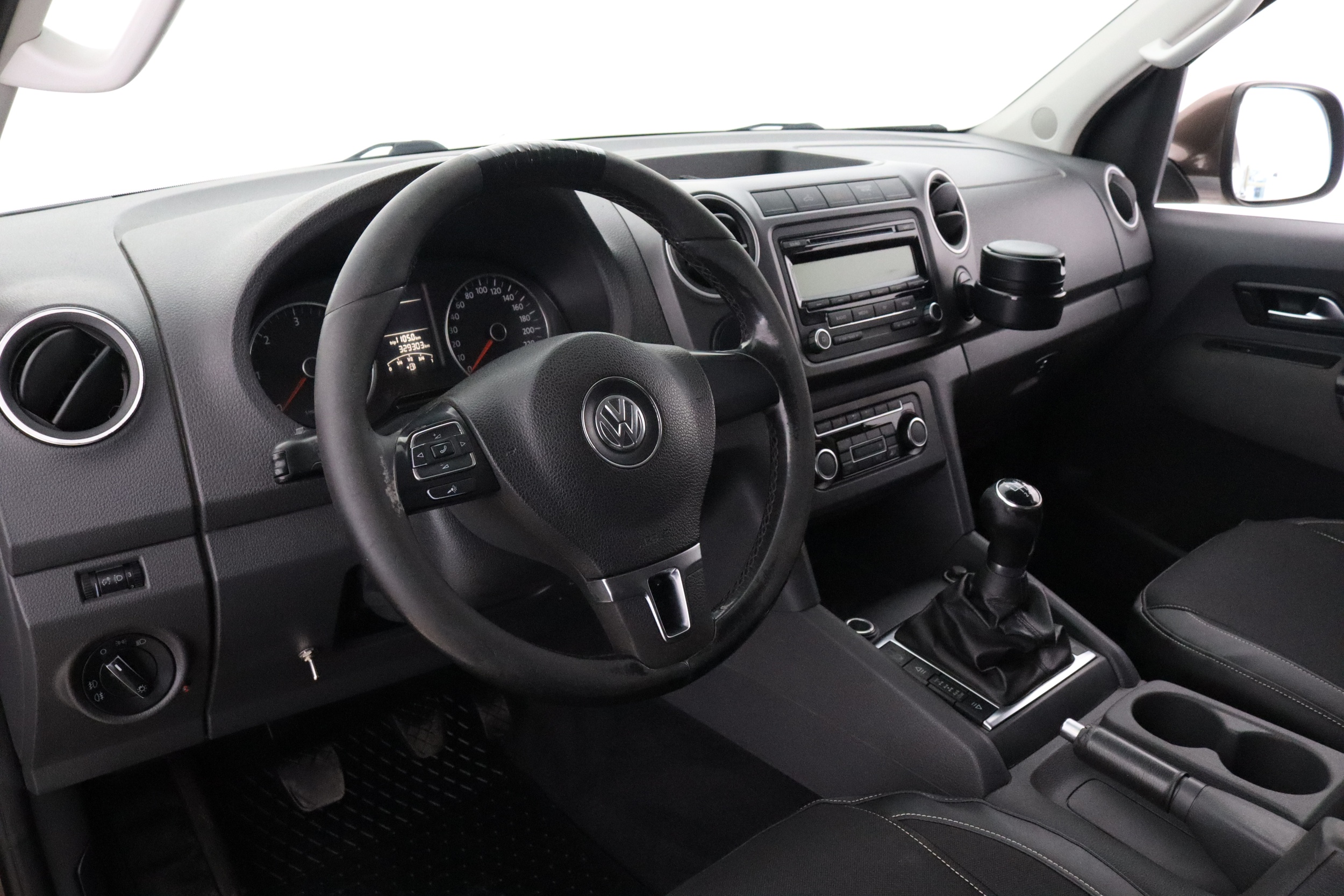 VOLKSWAGEN Amarok 2012