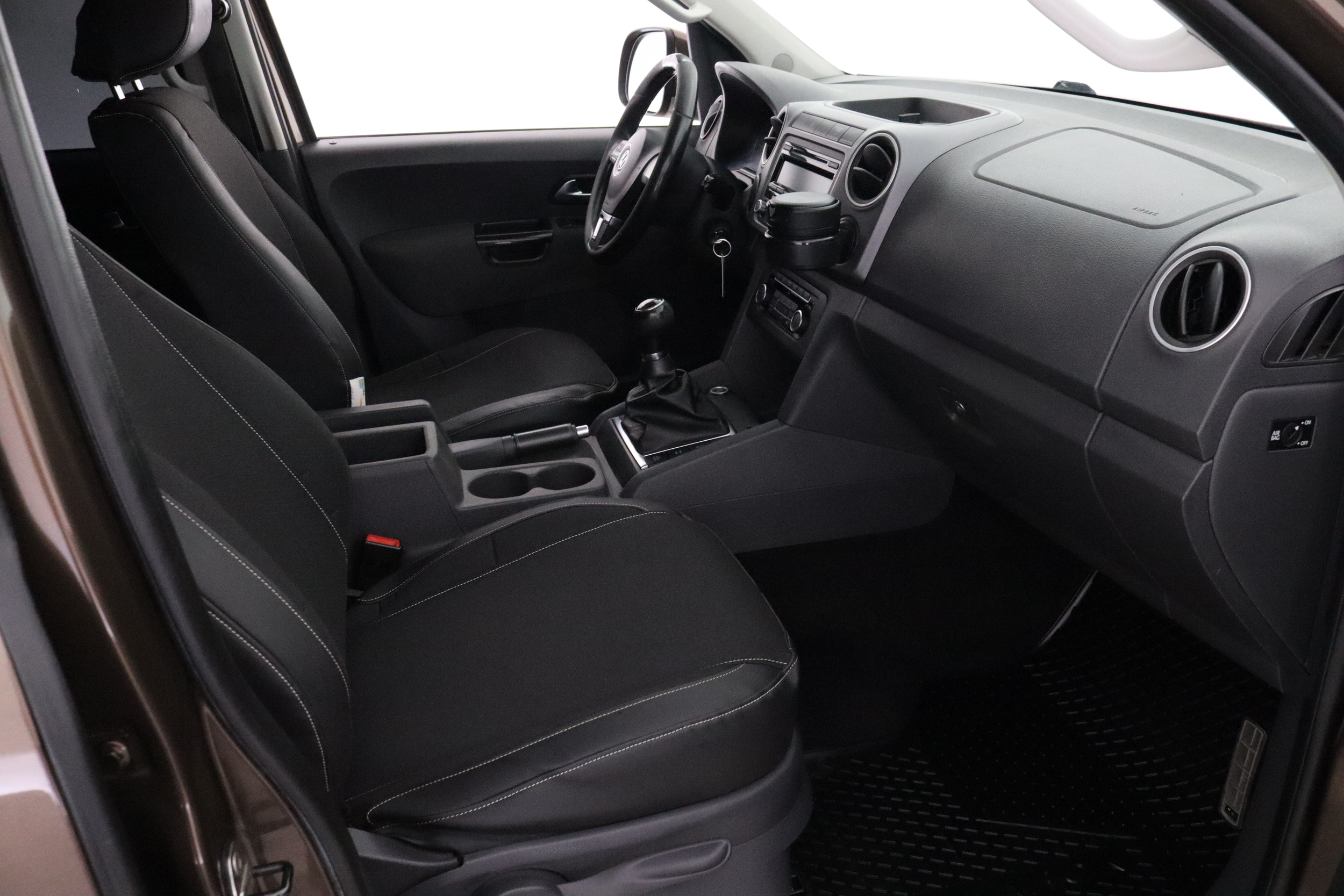 VOLKSWAGEN Amarok 2012